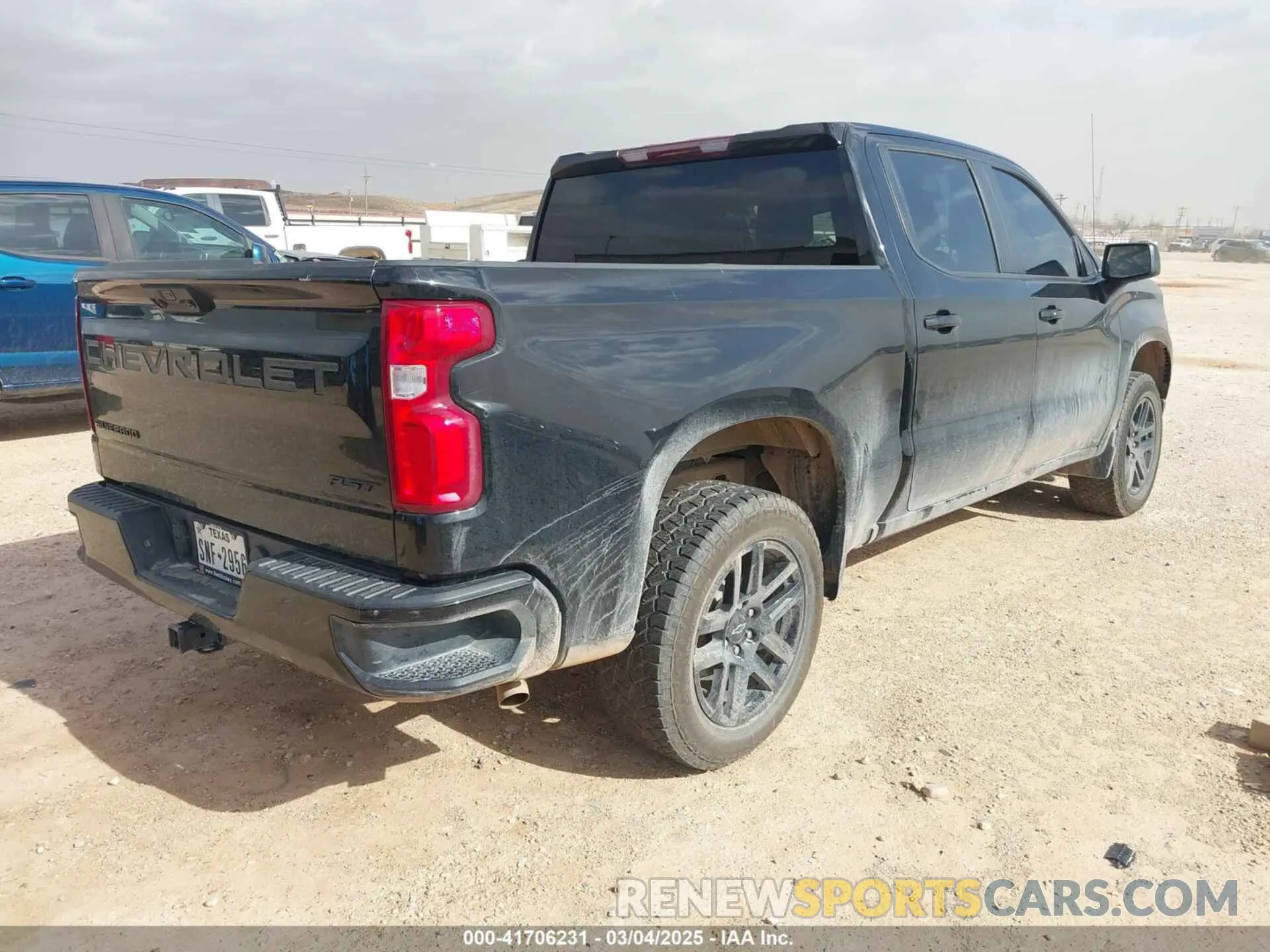 4 Photograph of a damaged car 1GCUDEE83PZ184132 CHEVROLET SILVERADO 1500 2023
