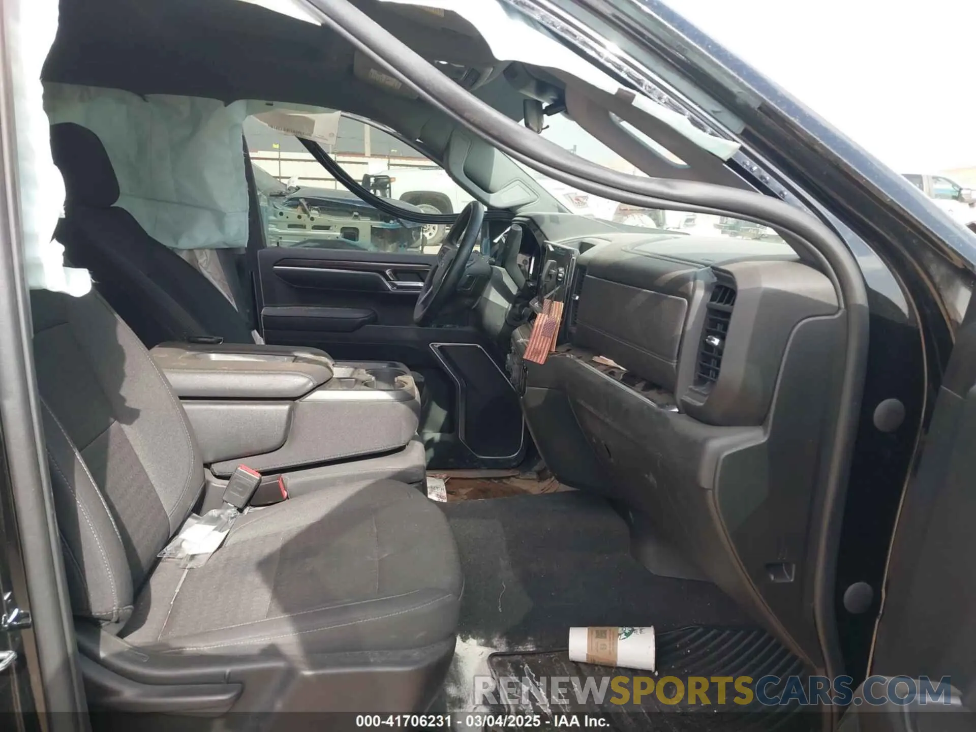 5 Photograph of a damaged car 1GCUDEE83PZ184132 CHEVROLET SILVERADO 1500 2023