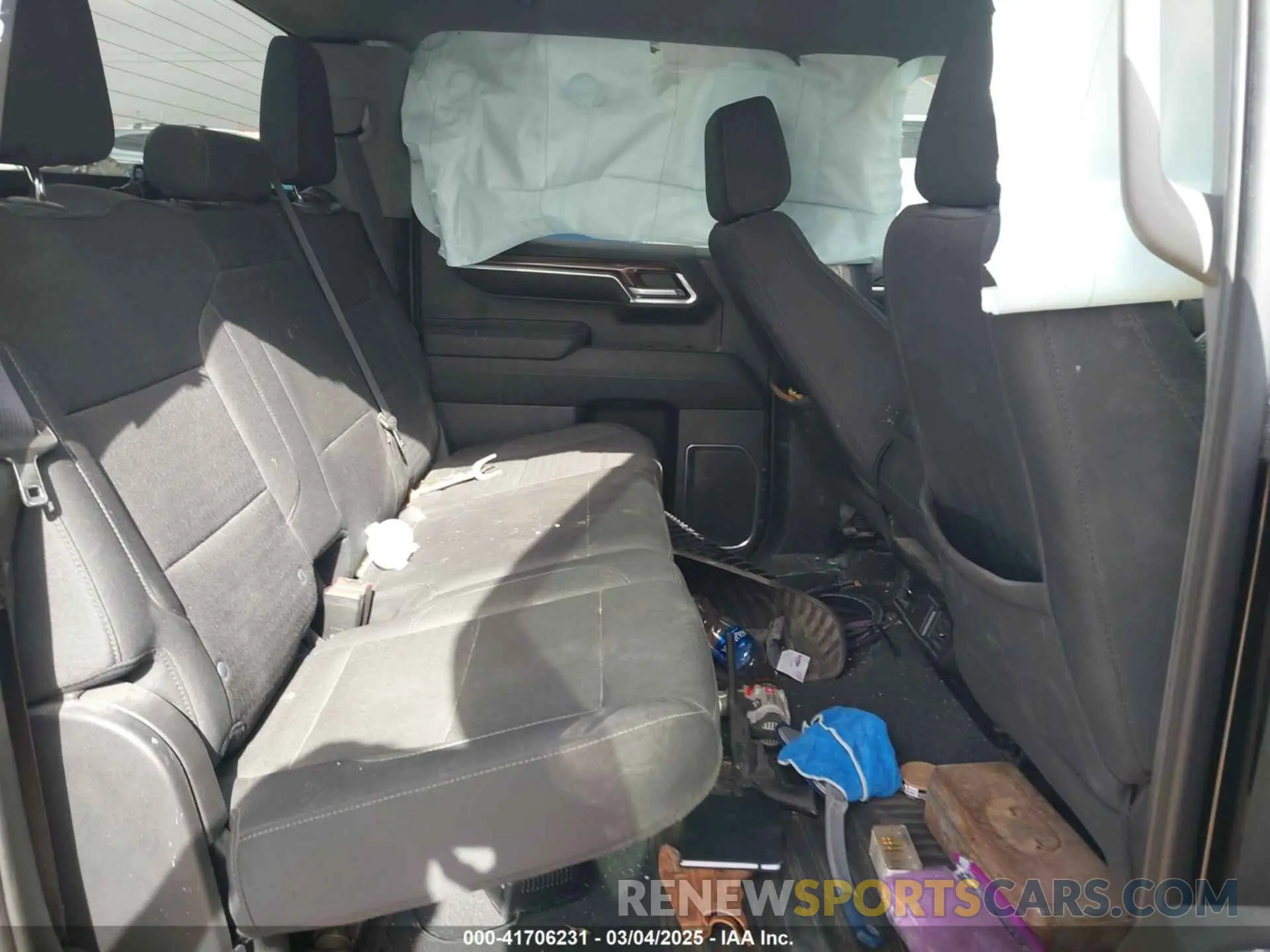 8 Photograph of a damaged car 1GCUDEE83PZ184132 CHEVROLET SILVERADO 1500 2023