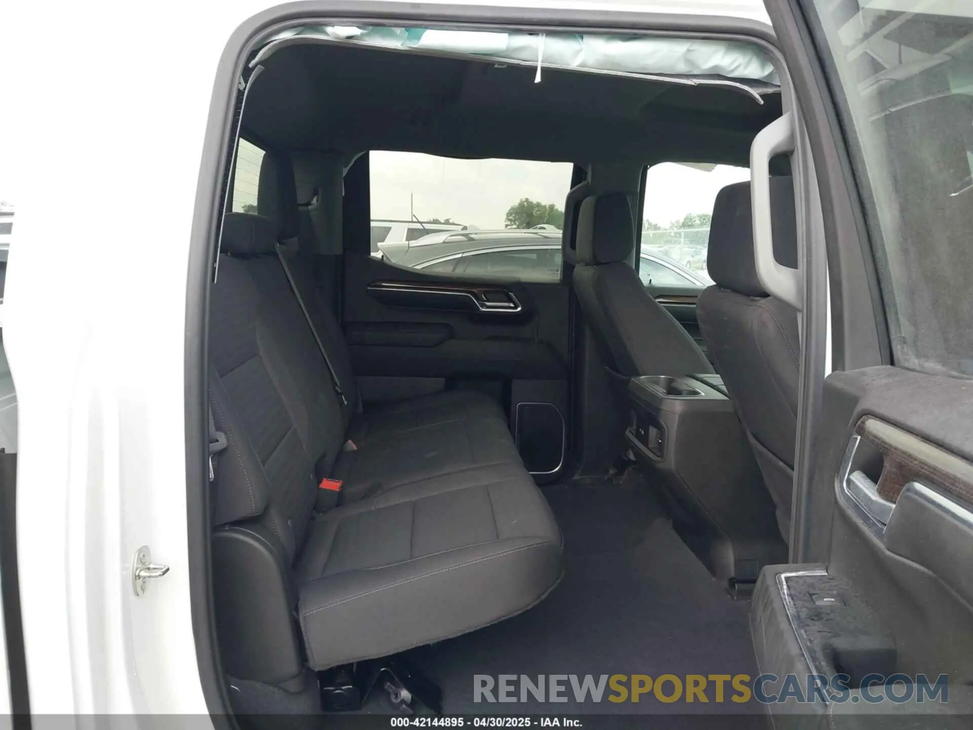 8 Photograph of a damaged car 1GCUDEE84PZ185368 CHEVROLET SILVERADO 1500 2023