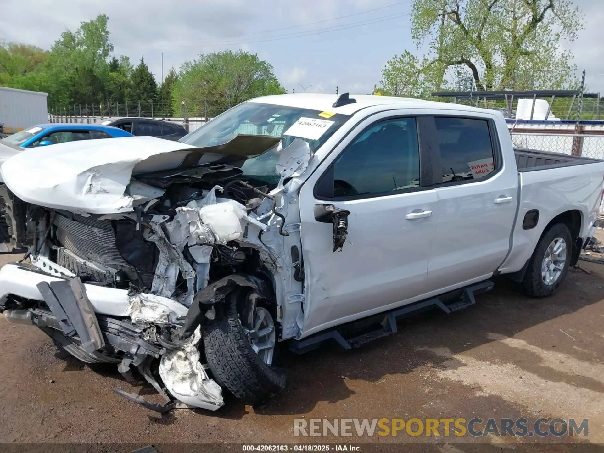 14 Photograph of a damaged car 1GCUDEE84PZ204646 CHEVROLET SILVERADO 1500 2023