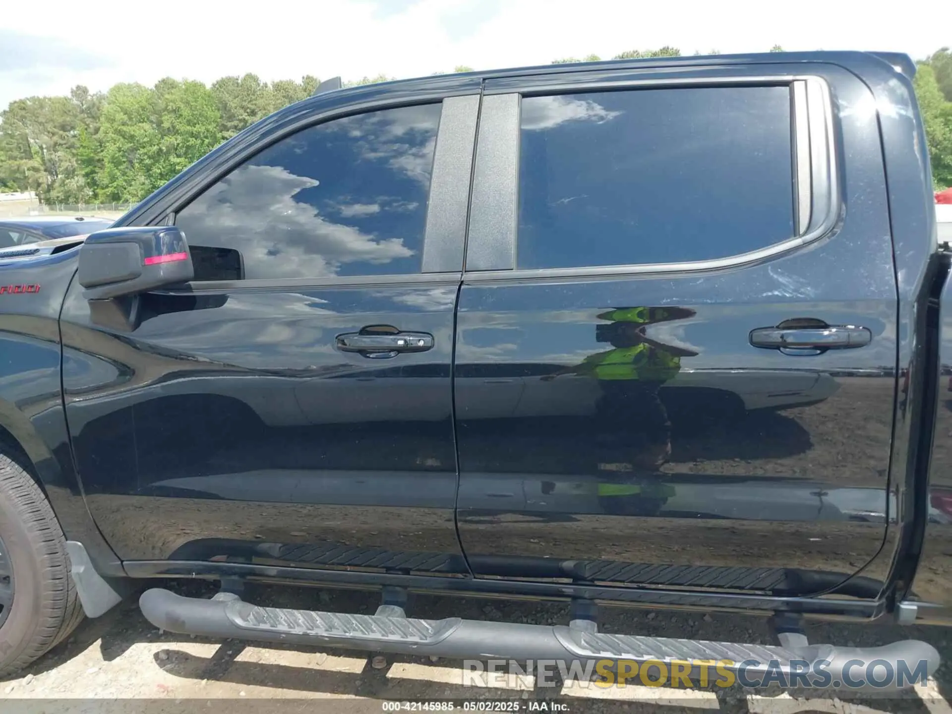 14 Photograph of a damaged car 1GCUDEE88PZ143768 CHEVROLET SILVERADO 1500 2023