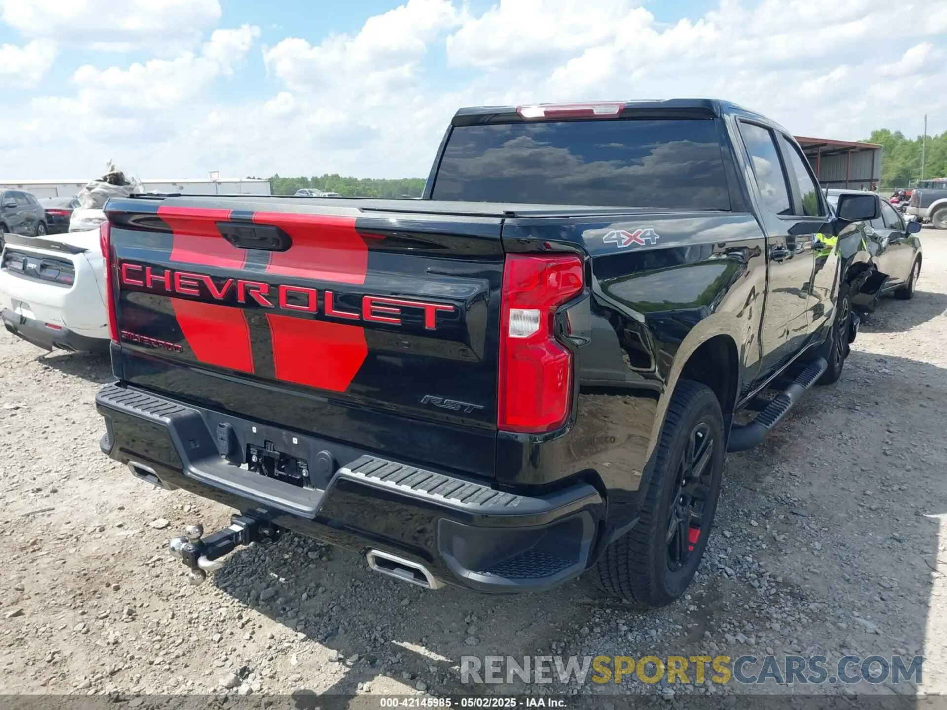 4 Photograph of a damaged car 1GCUDEE88PZ143768 CHEVROLET SILVERADO 1500 2023