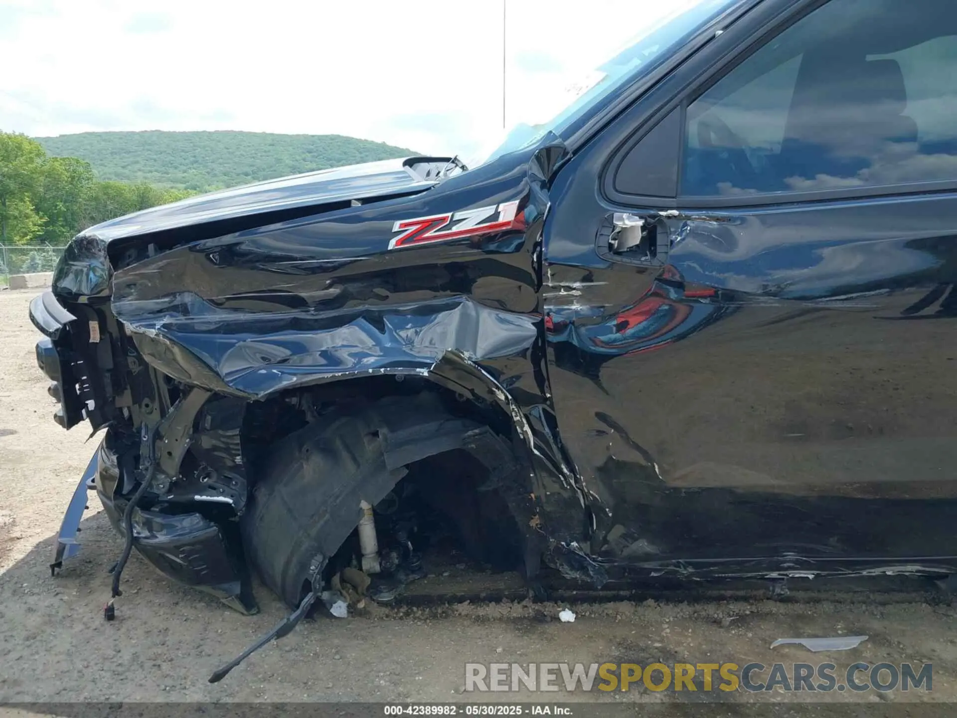 19 Photograph of a damaged car 1GCUDEED8PZ301992 CHEVROLET SILVERADO 1500 2023