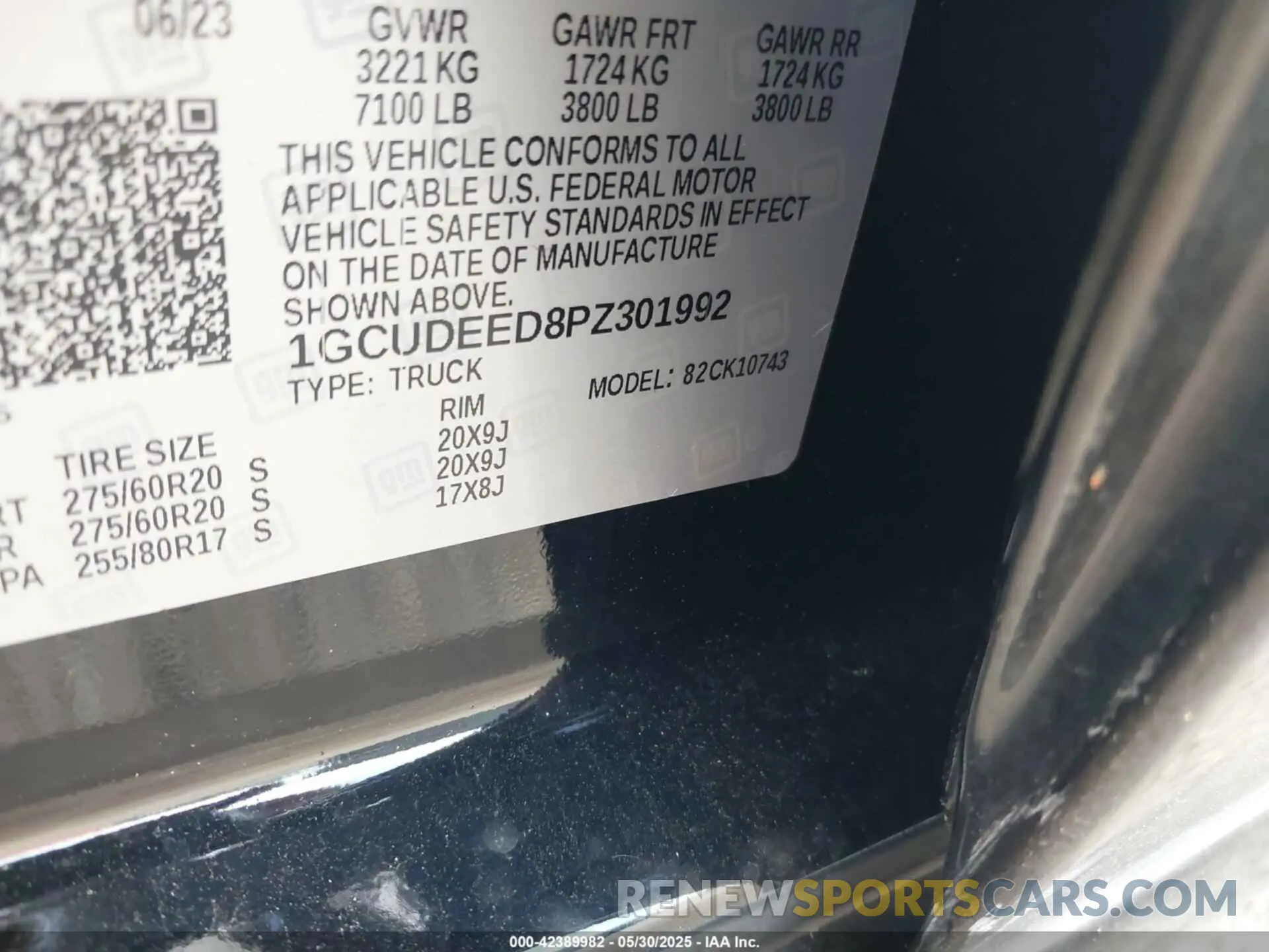 9 Photograph of a damaged car 1GCUDEED8PZ301992 CHEVROLET SILVERADO 1500 2023