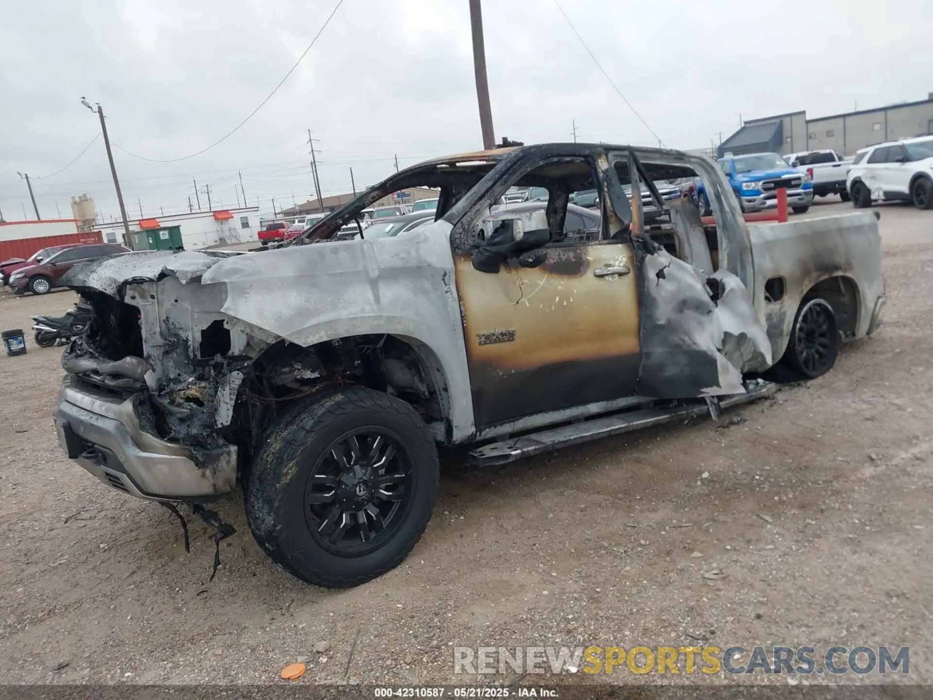 2 Photograph of a damaged car 1GCUDGE82PZ228598 CHEVROLET SILVERADO 1500 2023