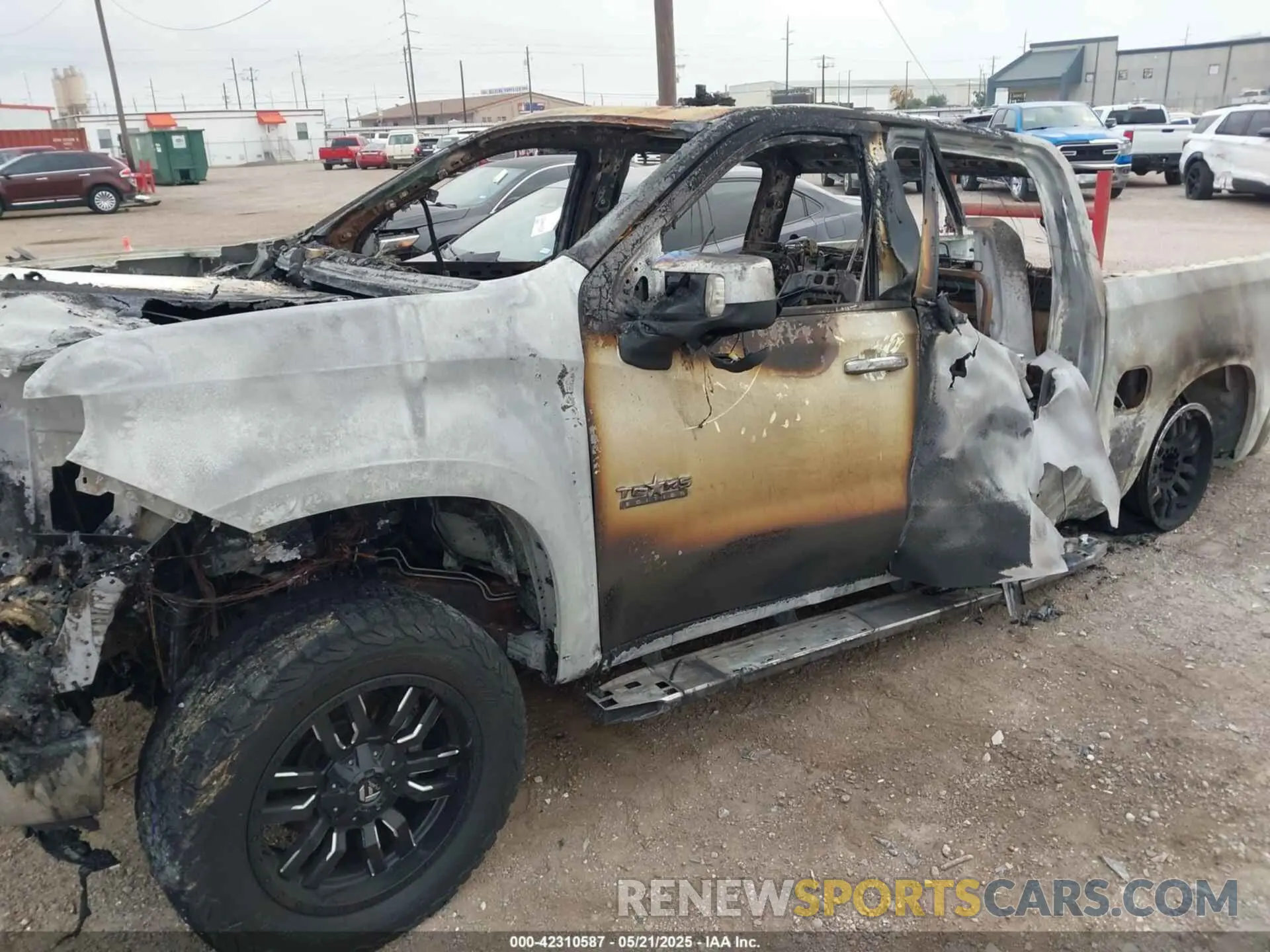 6 Photograph of a damaged car 1GCUDGE82PZ228598 CHEVROLET SILVERADO 1500 2023