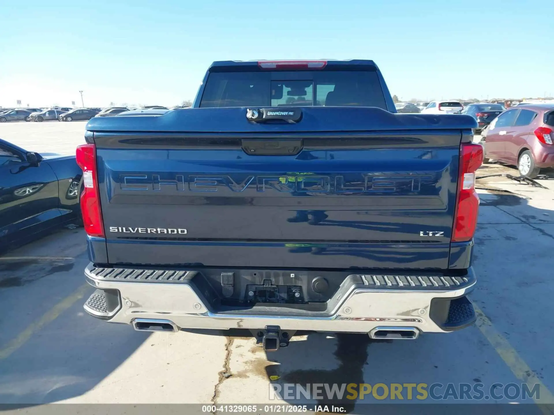 17 Photograph of a damaged car 1GCUDGE8XPZ241924 CHEVROLET SILVERADO 1500 2023