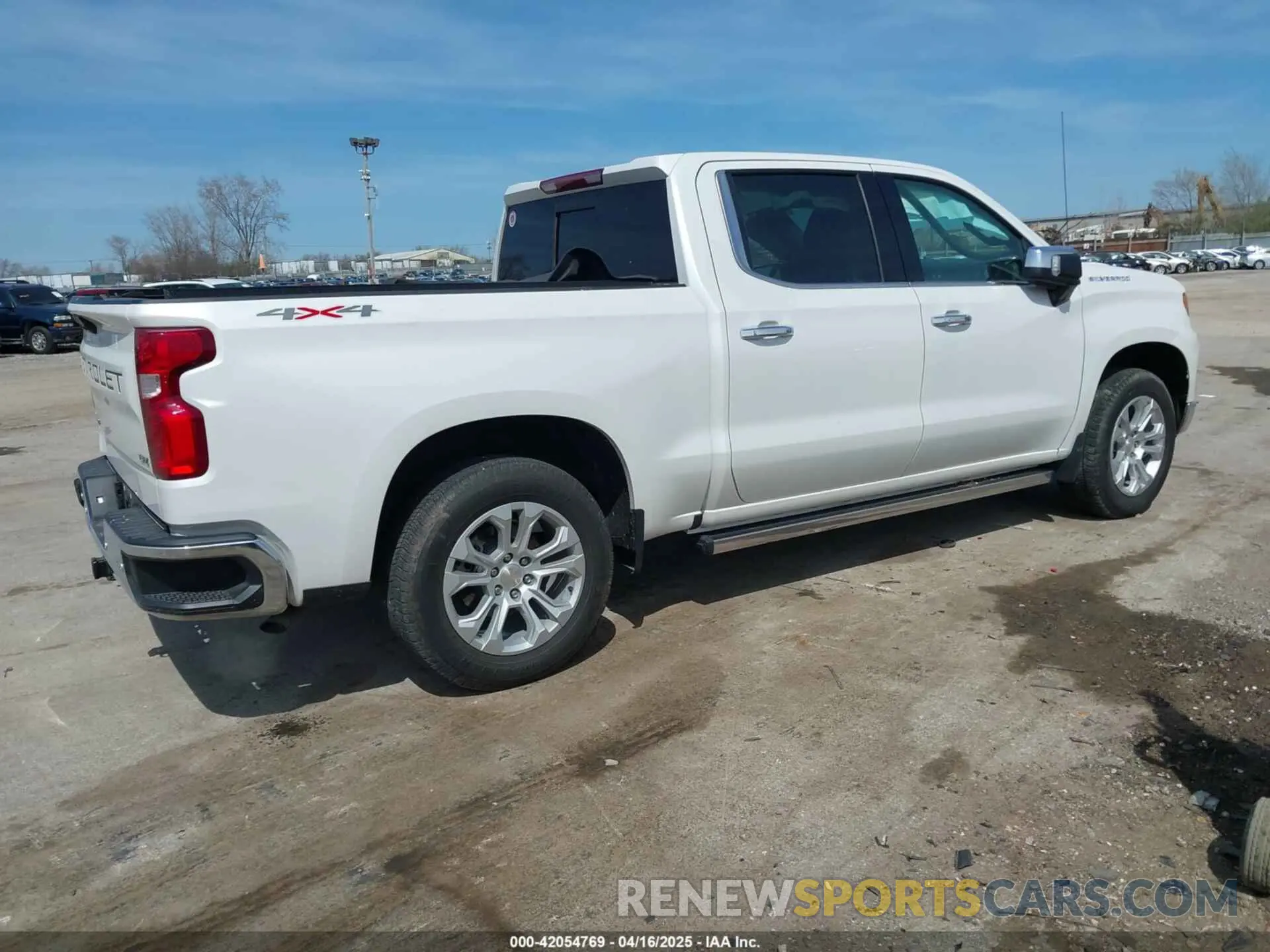 4 Photograph of a damaged car 1GCUDGEDXPZ127242 CHEVROLET SILVERADO 1500 2023