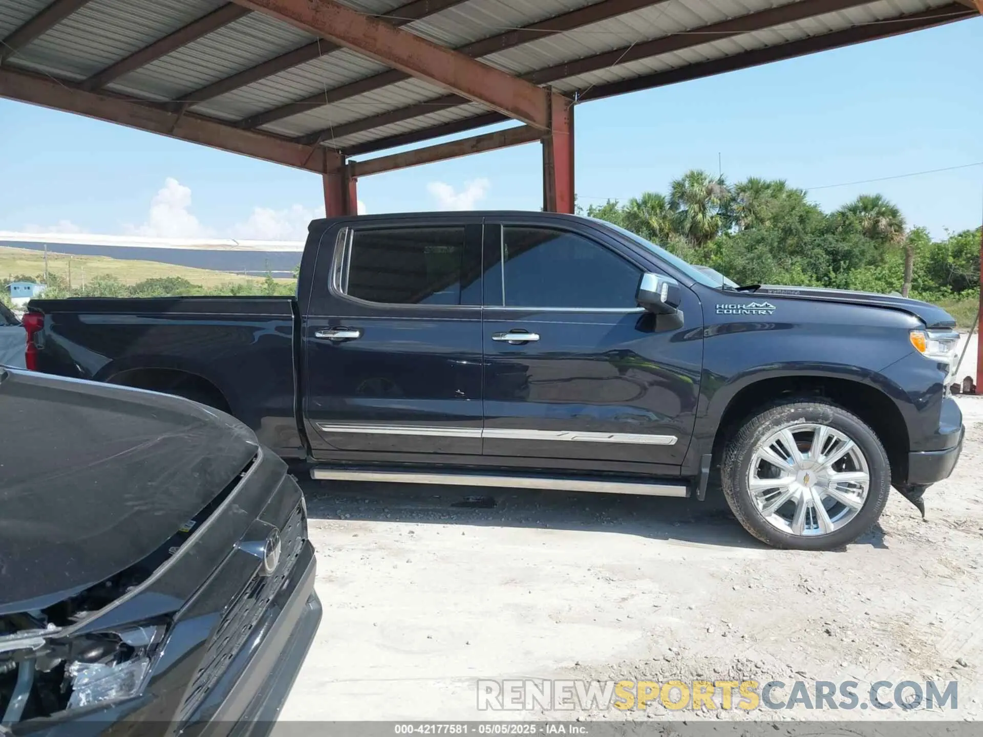 13 Photograph of a damaged car 1GCUDJE8XPZ195721 CHEVROLET SILVERADO 1500 2023