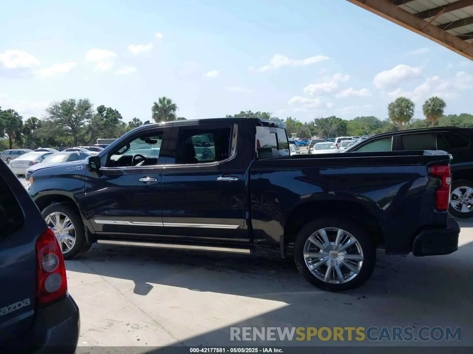 14 Photograph of a damaged car 1GCUDJE8XPZ195721 CHEVROLET SILVERADO 1500 2023