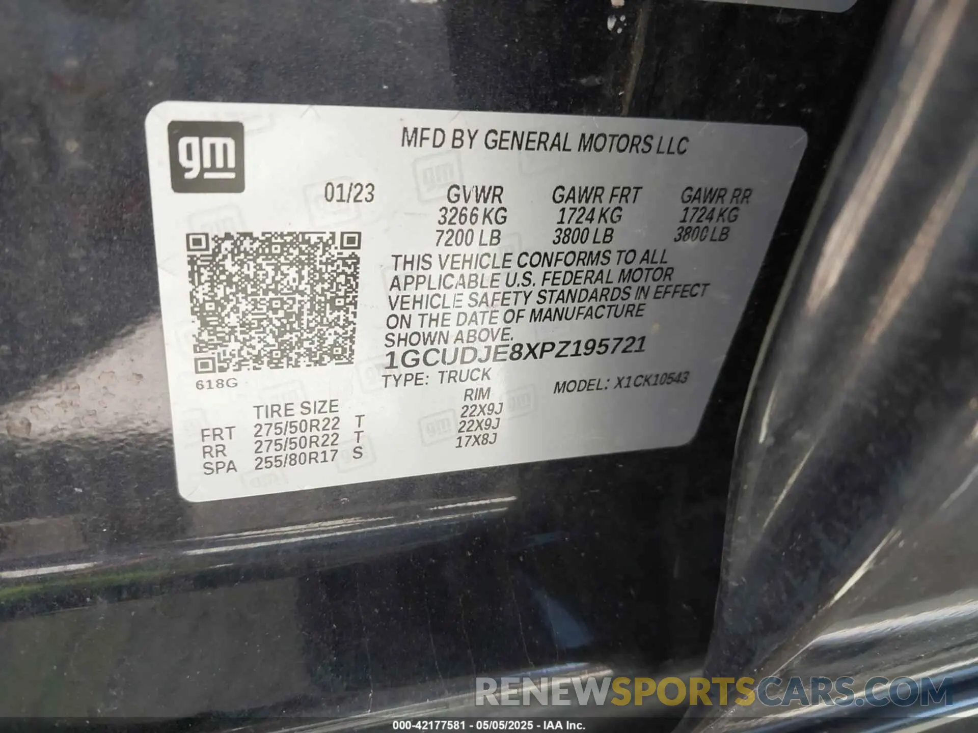 9 Photograph of a damaged car 1GCUDJE8XPZ195721 CHEVROLET SILVERADO 1500 2023
