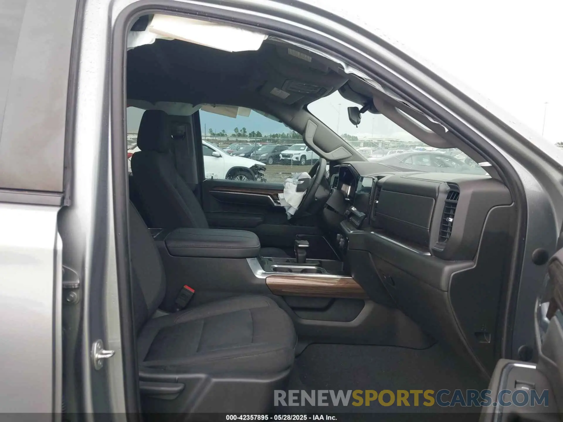 5 Photograph of a damaged car 2GCPADED5P1139988 CHEVROLET SILVERADO 1500 2023