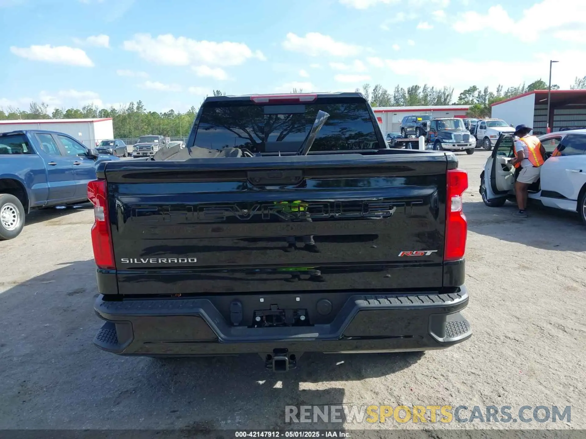 17 Photograph of a damaged car 2GCPADED5P1154457 CHEVROLET SILVERADO 1500 2023