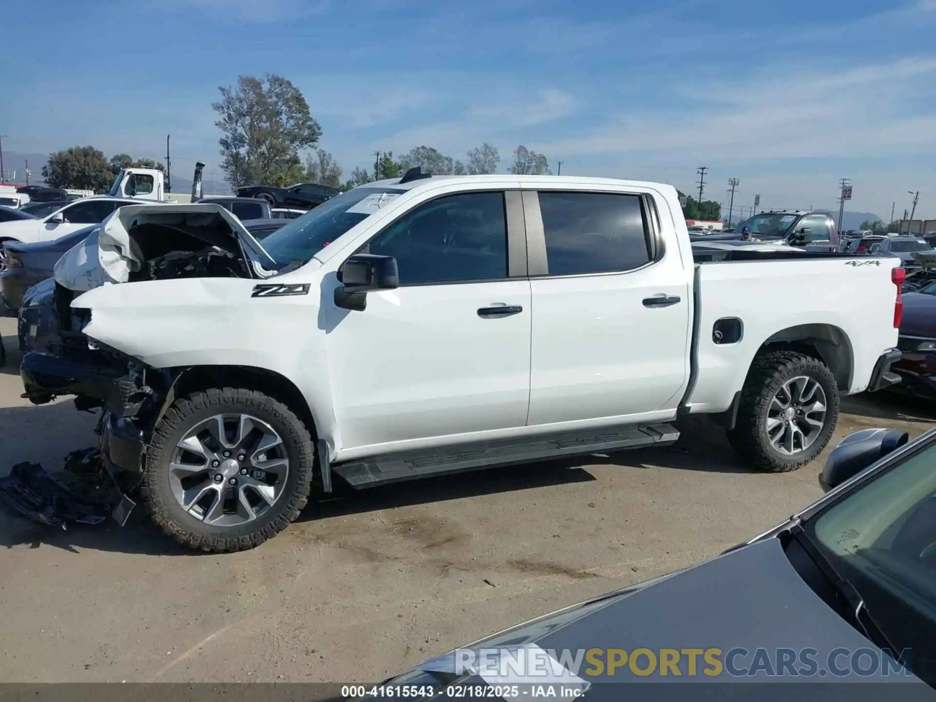 14 Photograph of a damaged car 2GCUDDED0P1115091 CHEVROLET SILVERADO 1500 2023