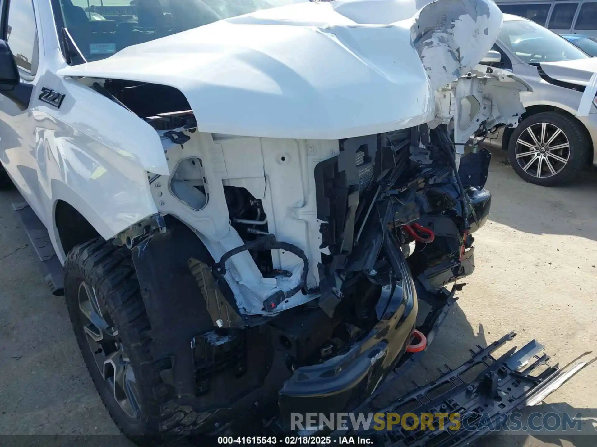 17 Photograph of a damaged car 2GCUDDED0P1115091 CHEVROLET SILVERADO 1500 2023