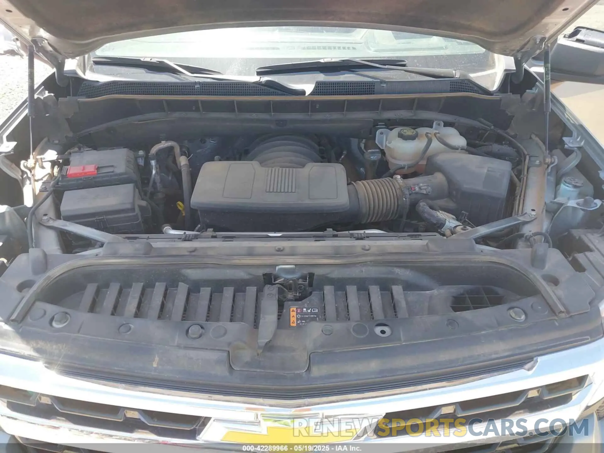 10 Photograph of a damaged car 2GCUDDED5P1137328 CHEVROLET SILVERADO 1500 2023