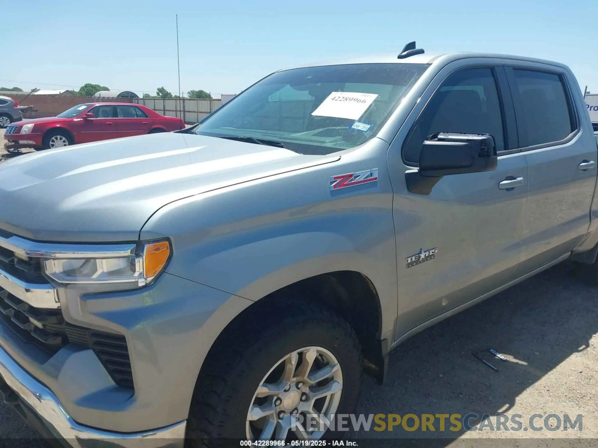 6 Photograph of a damaged car 2GCUDDED5P1137328 CHEVROLET SILVERADO 1500 2023