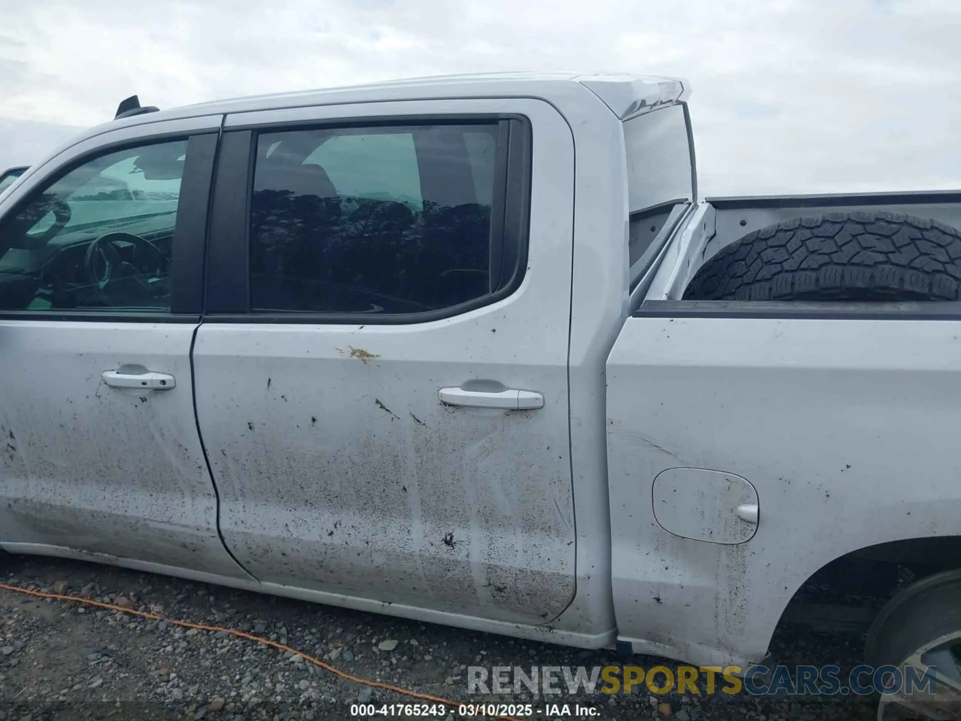 15 Photograph of a damaged car 2GCUDDED6P1124927 CHEVROLET SILVERADO 1500 2023