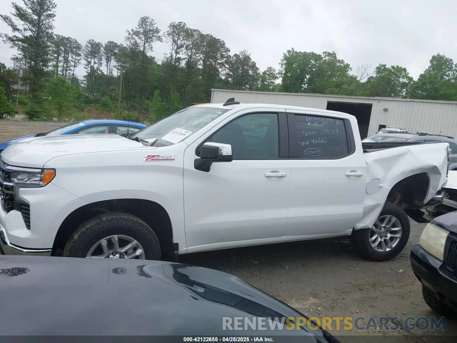 14 Photograph of a damaged car 2GCUDDED8P1140532 CHEVROLET SILVERADO 1500 2023