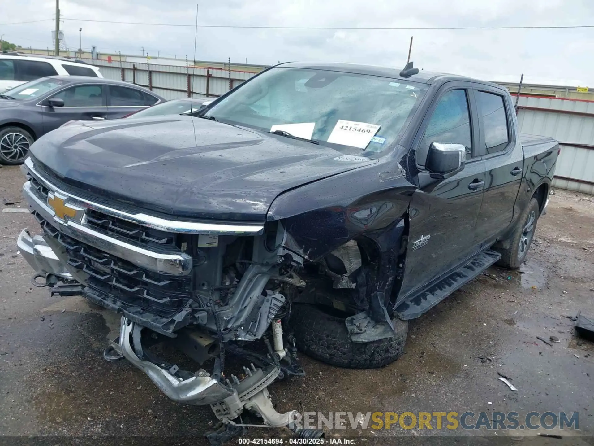 2 Photograph of a damaged car 2GCUDDED8P1140935 CHEVROLET SILVERADO 1500 2023