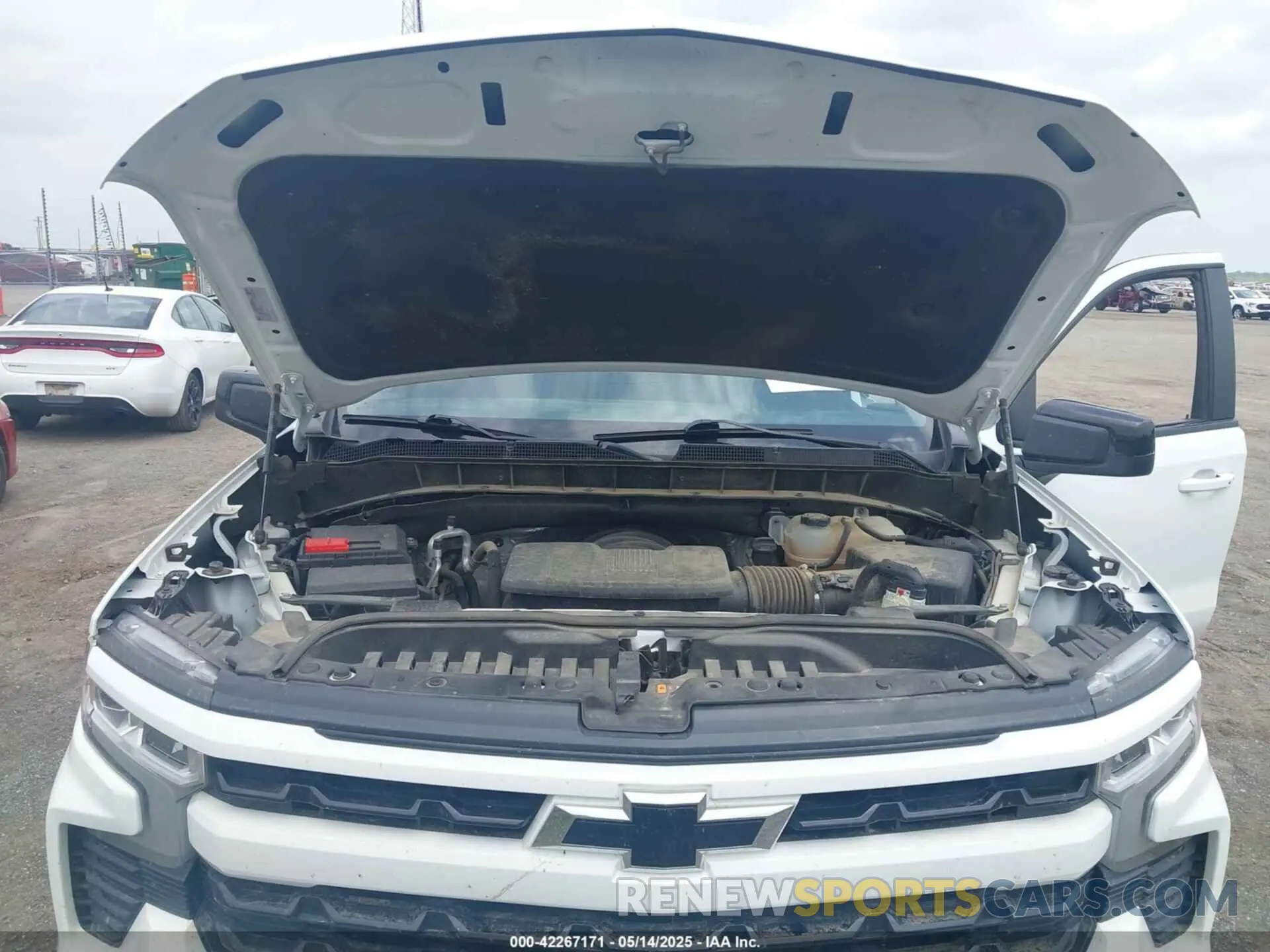 10 Photograph of a damaged car 2GCUDEED0P1142975 CHEVROLET SILVERADO 1500 2023