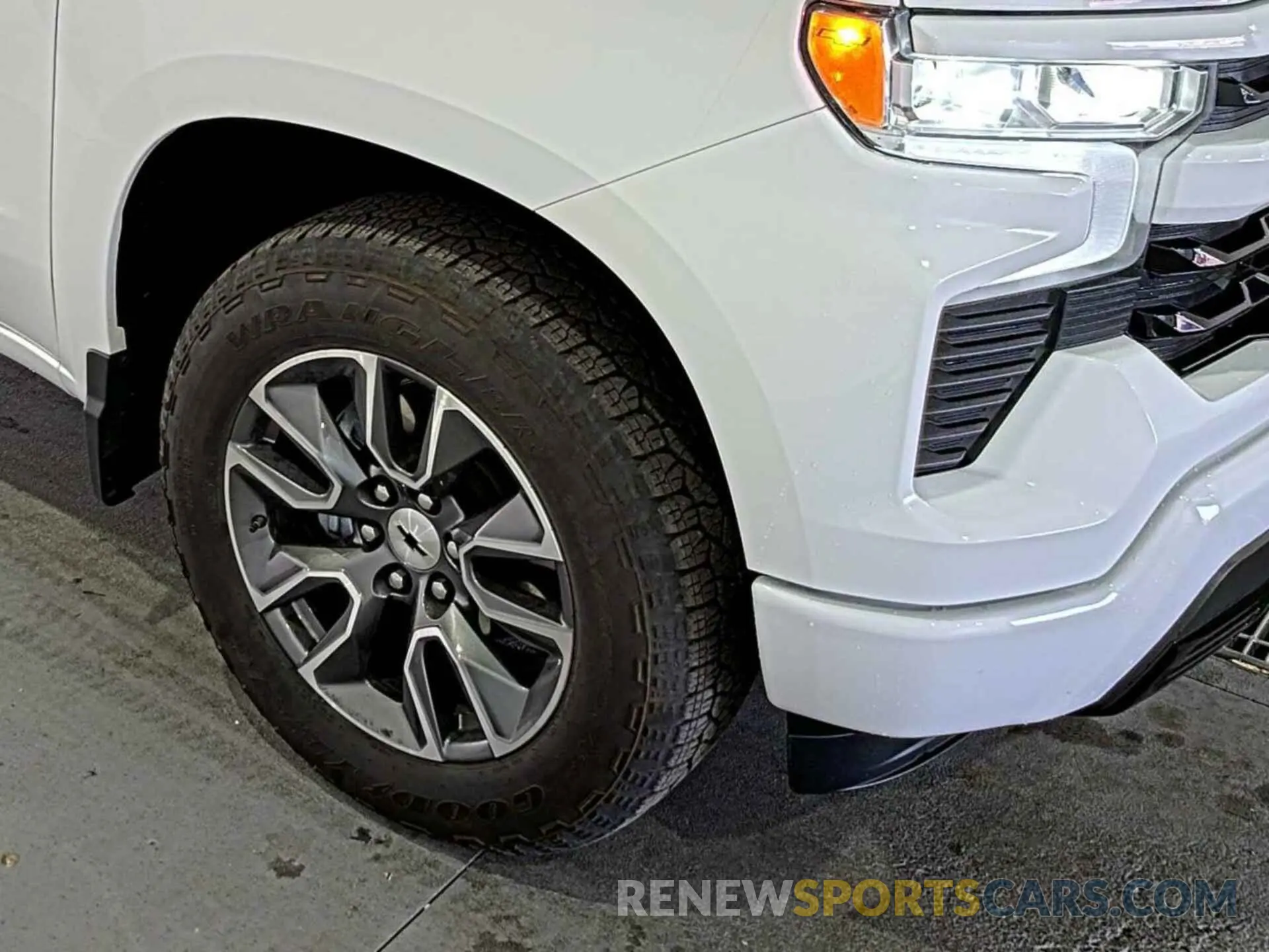 3 Photograph of a damaged car 2GCUDEED2P1153640 CHEVROLET SILVERADO 1500 2023
