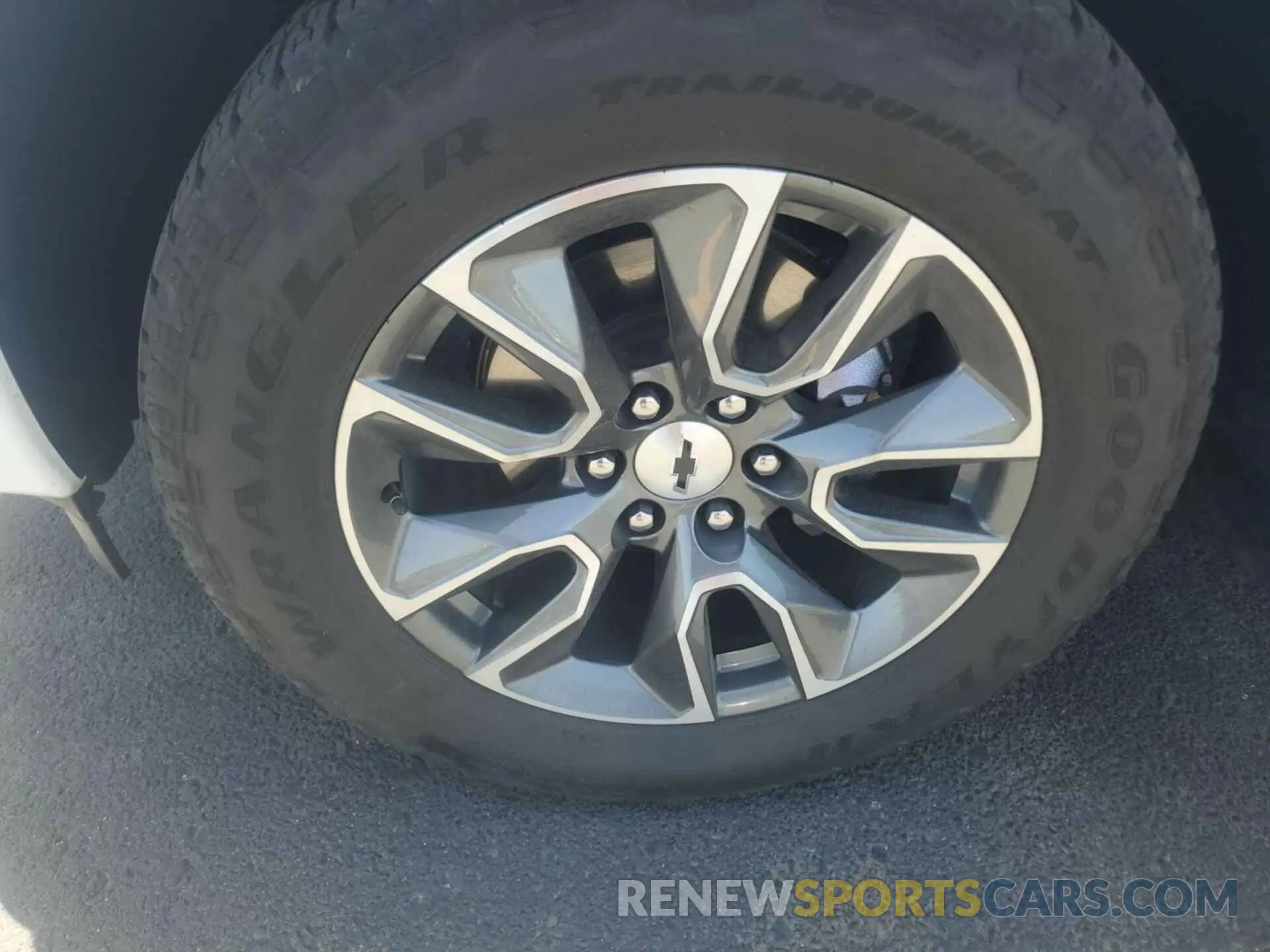 7 Photograph of a damaged car 2GCUDEED2P1153640 CHEVROLET SILVERADO 1500 2023