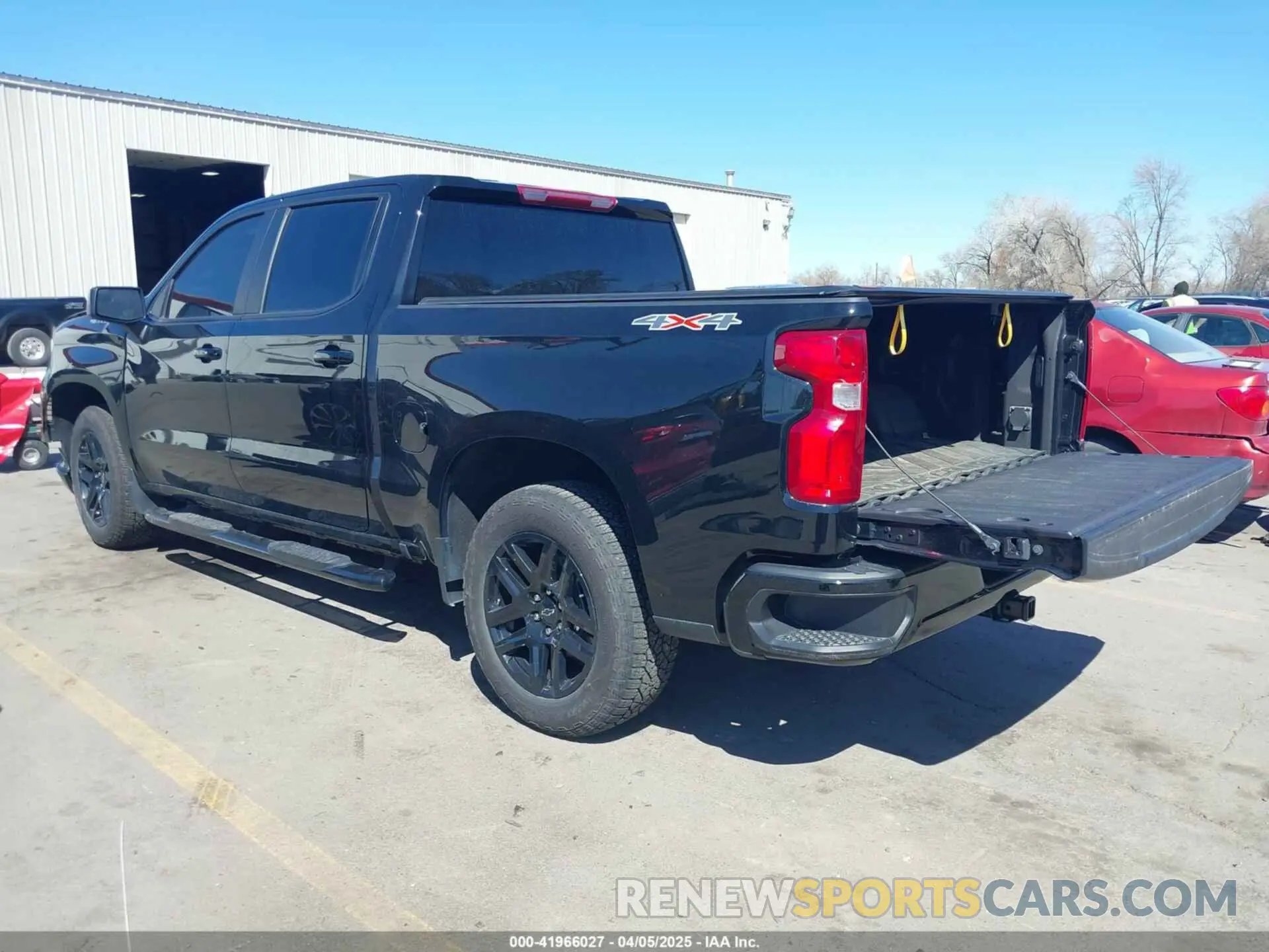 3 Photograph of a damaged car 2GCUDEED3P1129833 CHEVROLET SILVERADO 1500 2023
