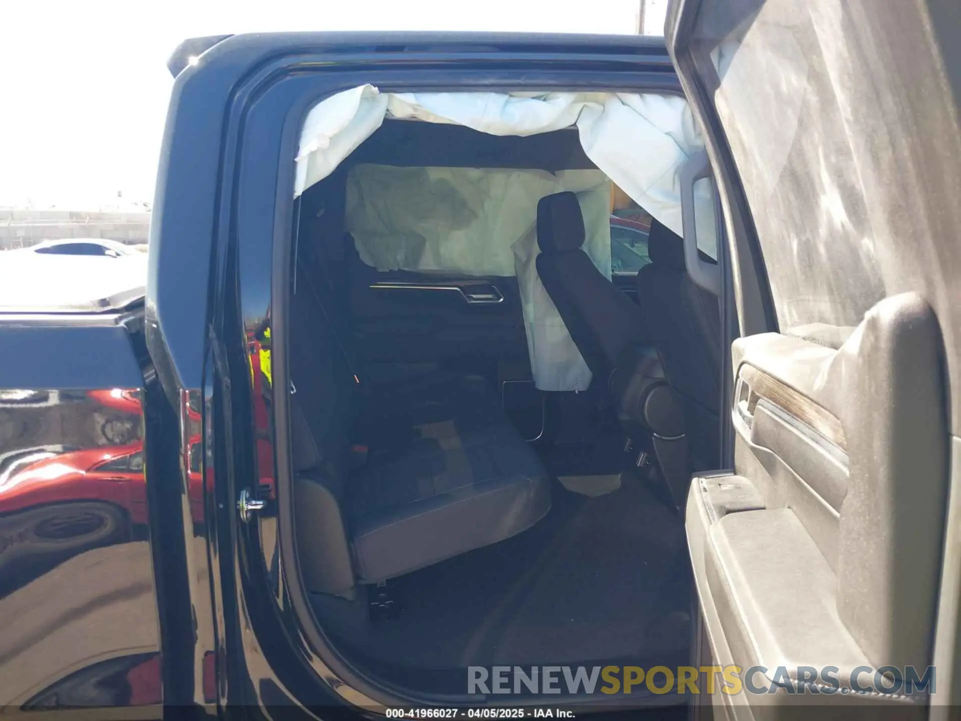 8 Photograph of a damaged car 2GCUDEED3P1129833 CHEVROLET SILVERADO 1500 2023