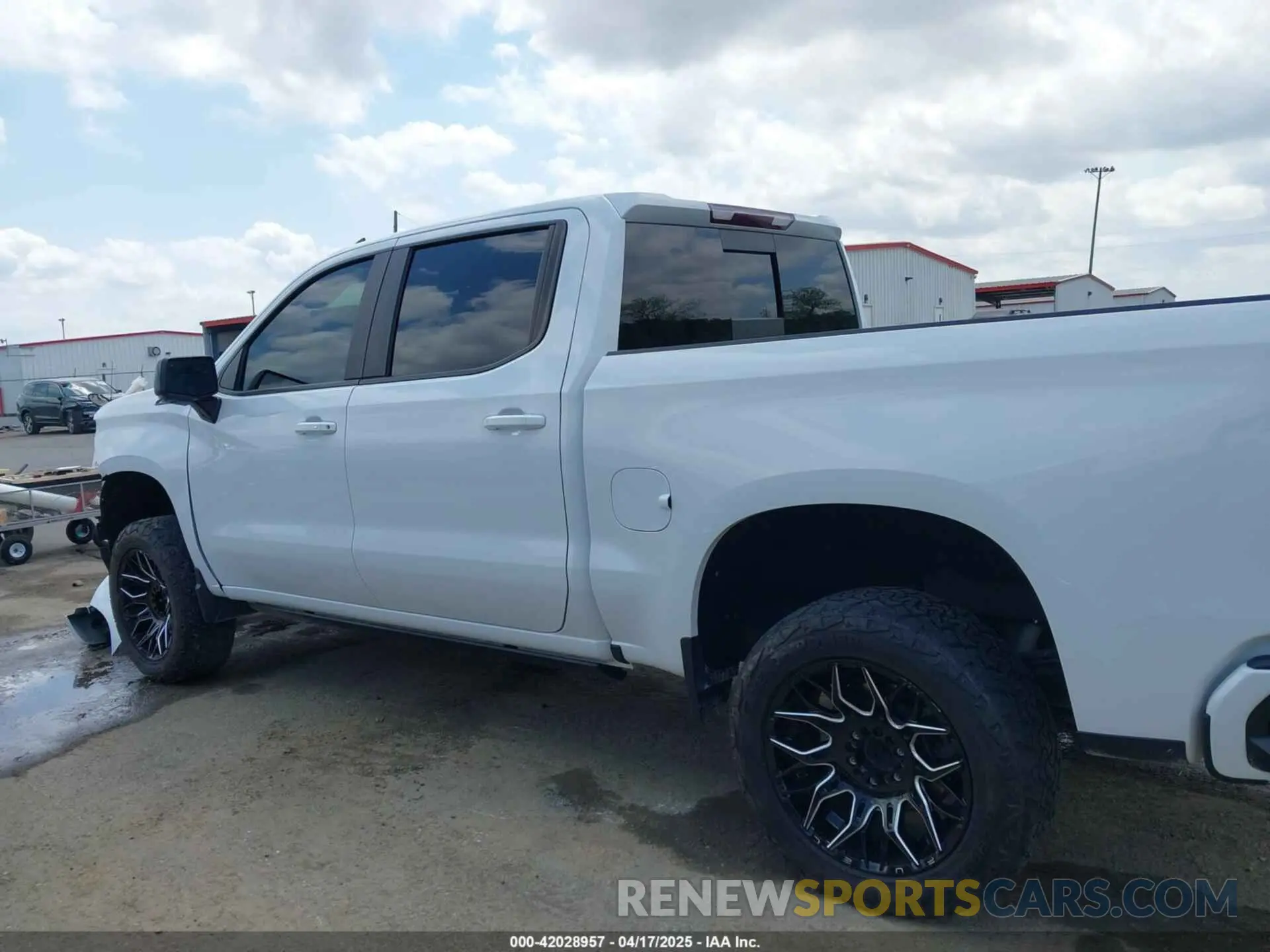 15 Photograph of a damaged car 2GCUDEED6P1124688 CHEVROLET SILVERADO 1500 2023