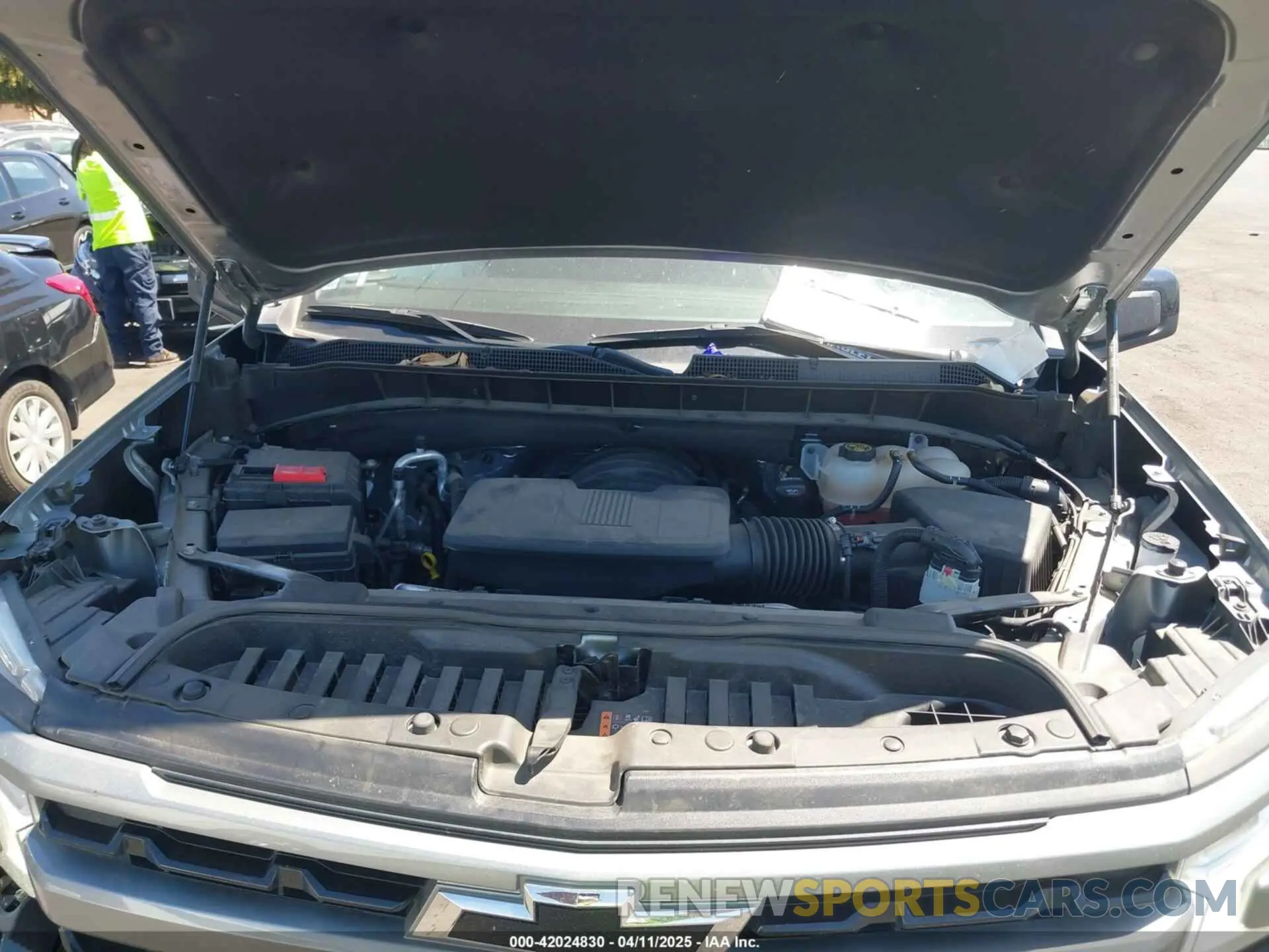 10 Photograph of a damaged car 2GCUDEED8P1136793 CHEVROLET SILVERADO 1500 2023