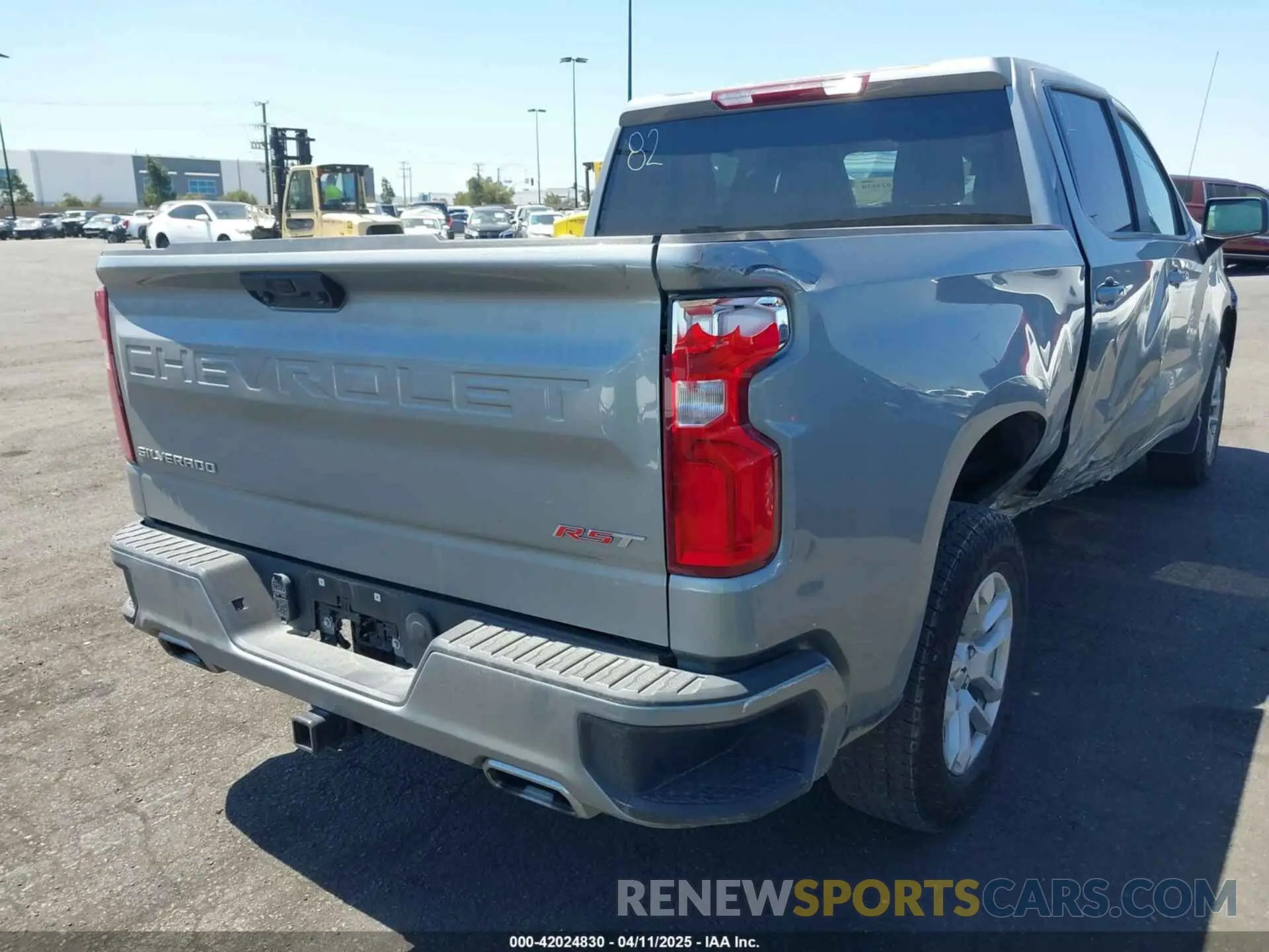 19 Photograph of a damaged car 2GCUDEED8P1136793 CHEVROLET SILVERADO 1500 2023