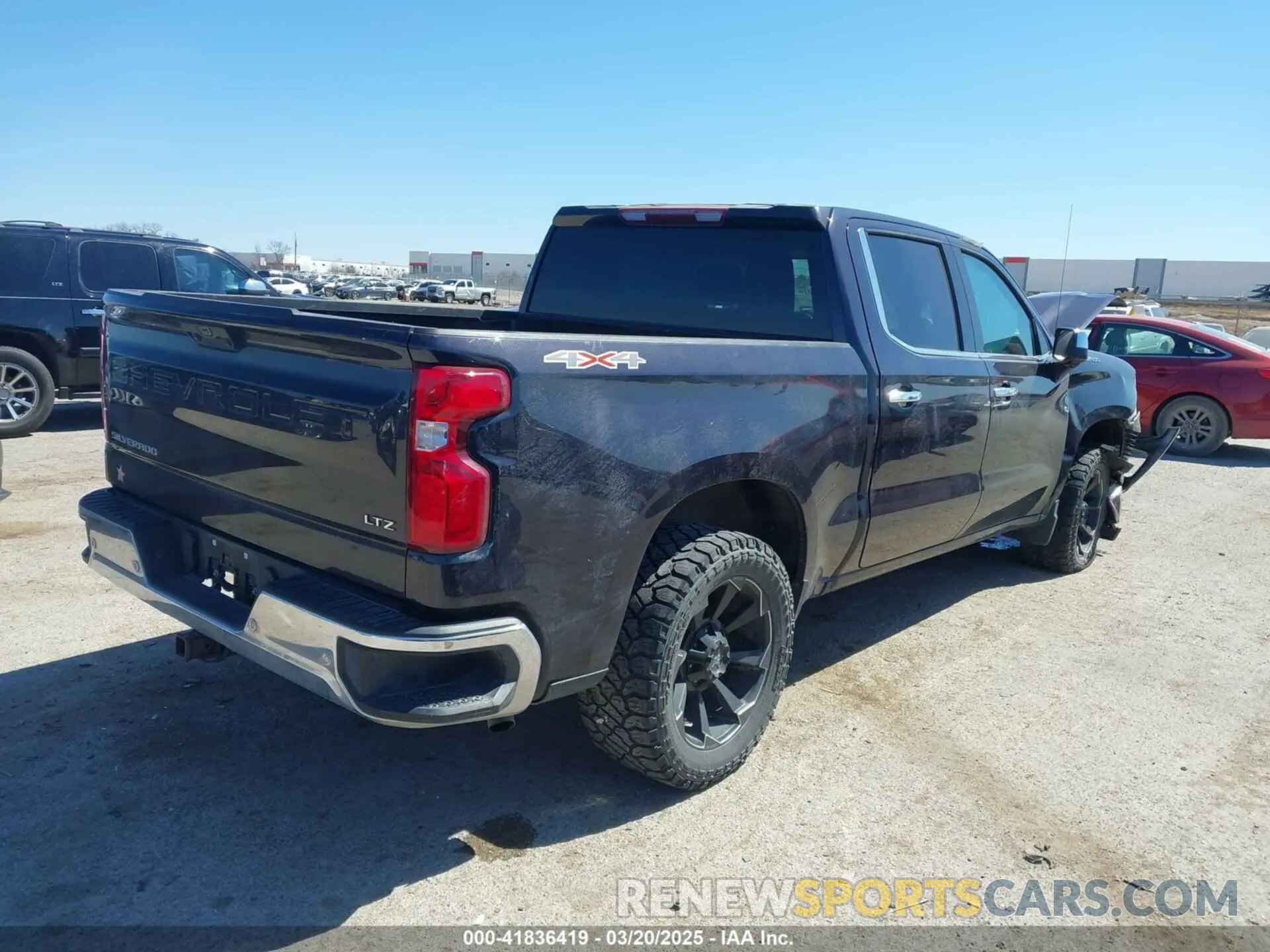 4 Photograph of a damaged car 2GCUDGED1P1106370 CHEVROLET SILVERADO 1500 2023