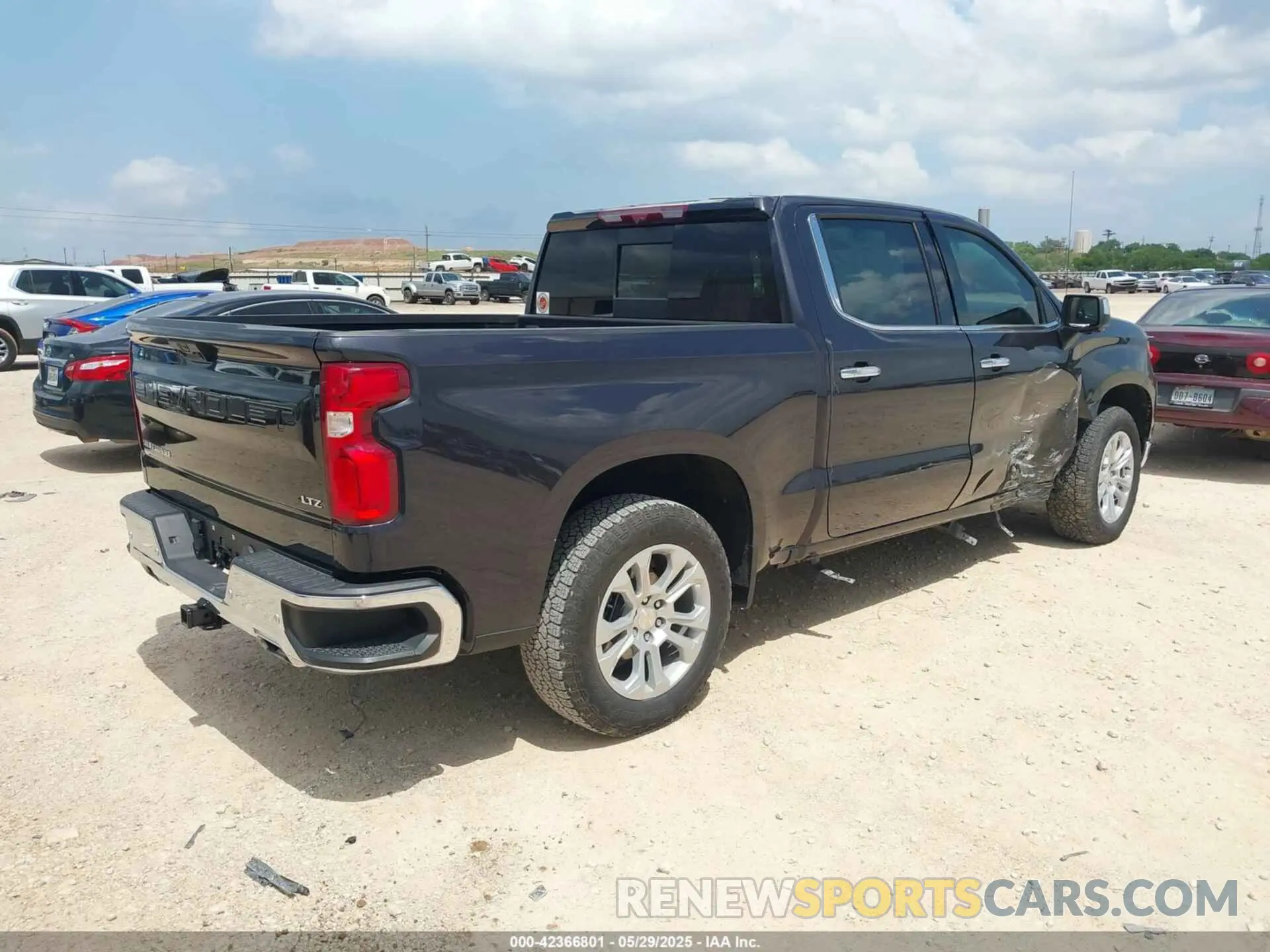 4 Photograph of a damaged car 2GCUDGED2P1104157 CHEVROLET SILVERADO 1500 2023
