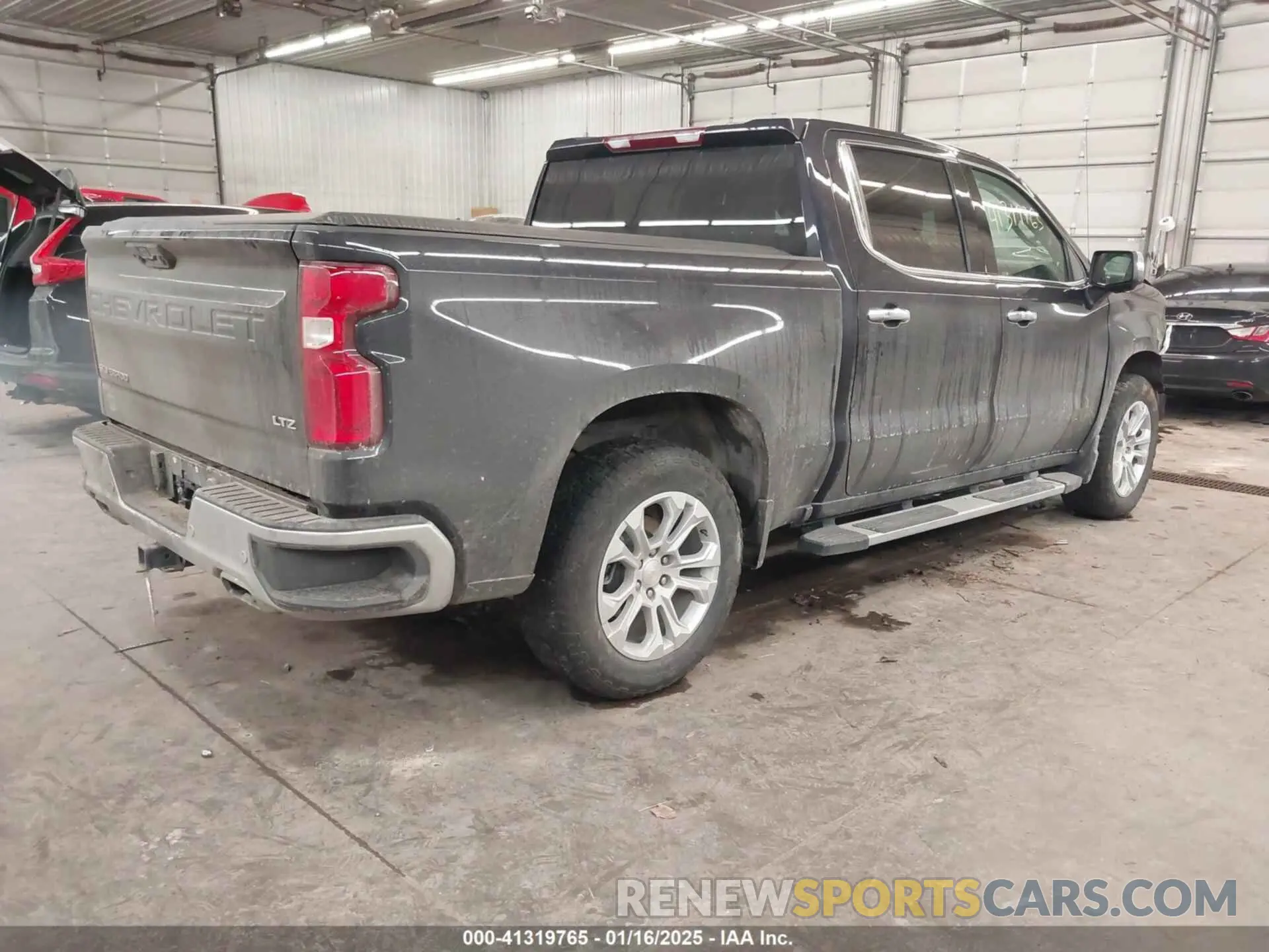 4 Photograph of a damaged car 2GCUDGED3P1113448 CHEVROLET SILVERADO 1500 2023