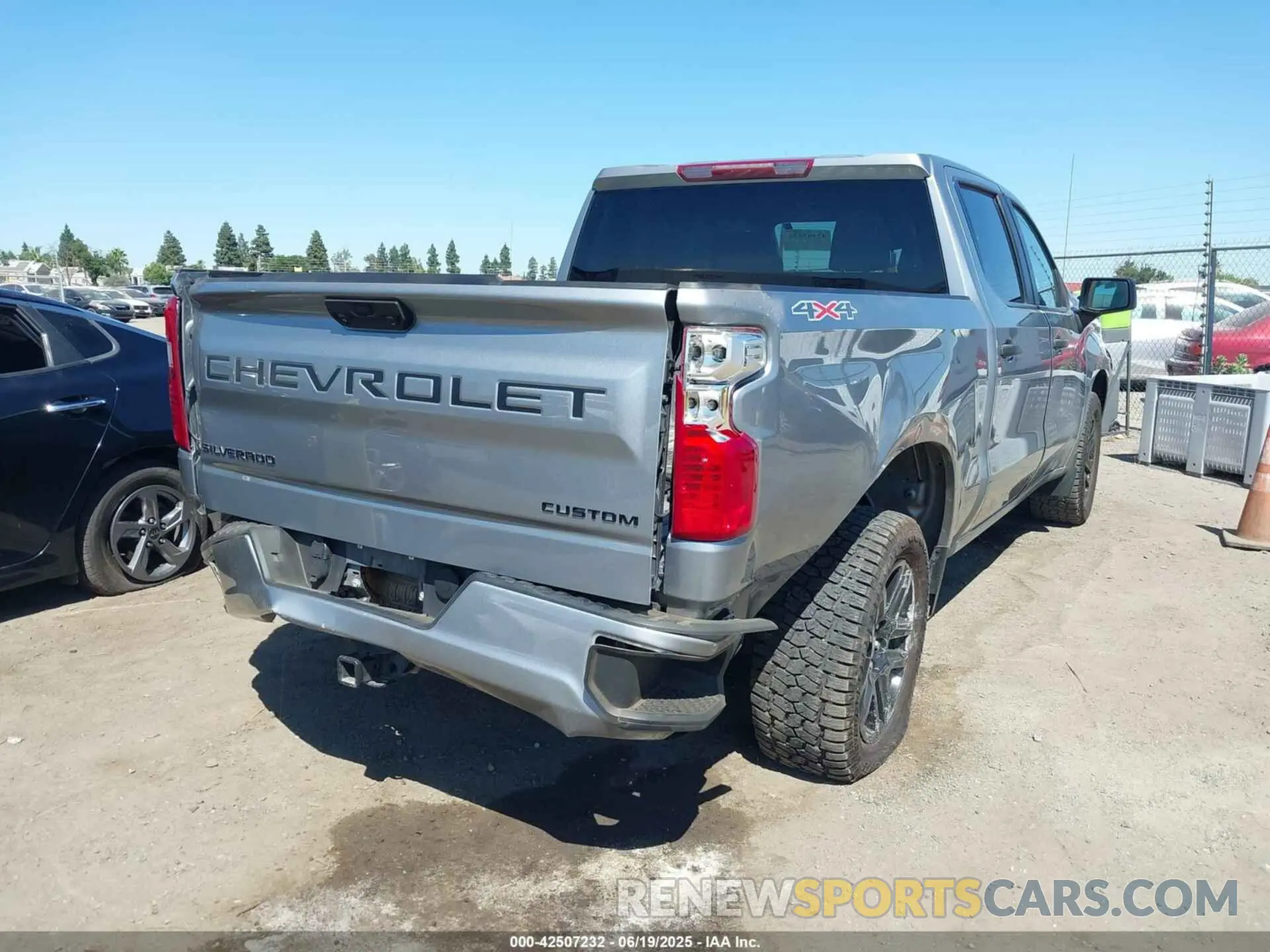 4 Photograph of a damaged car 3GCPDBEK5PG188738 CHEVROLET SILVERADO 1500 2023