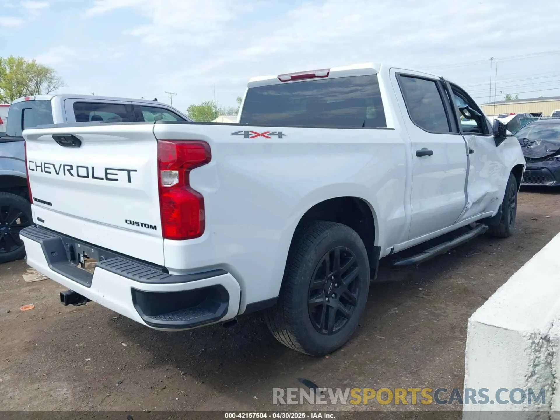 4 Photograph of a damaged car 3GCPDBEK5PG235217 CHEVROLET SILVERADO 1500 2023