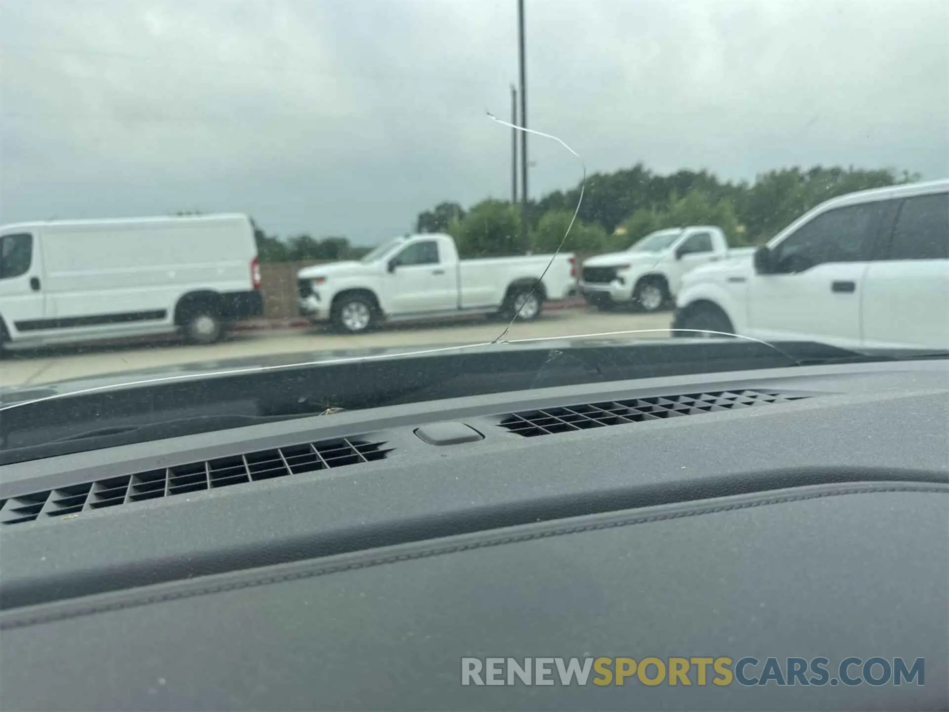 4 Photograph of a damaged car 3GCPDDEK3PG267790 CHEVROLET SILVERADO 1500 2023
