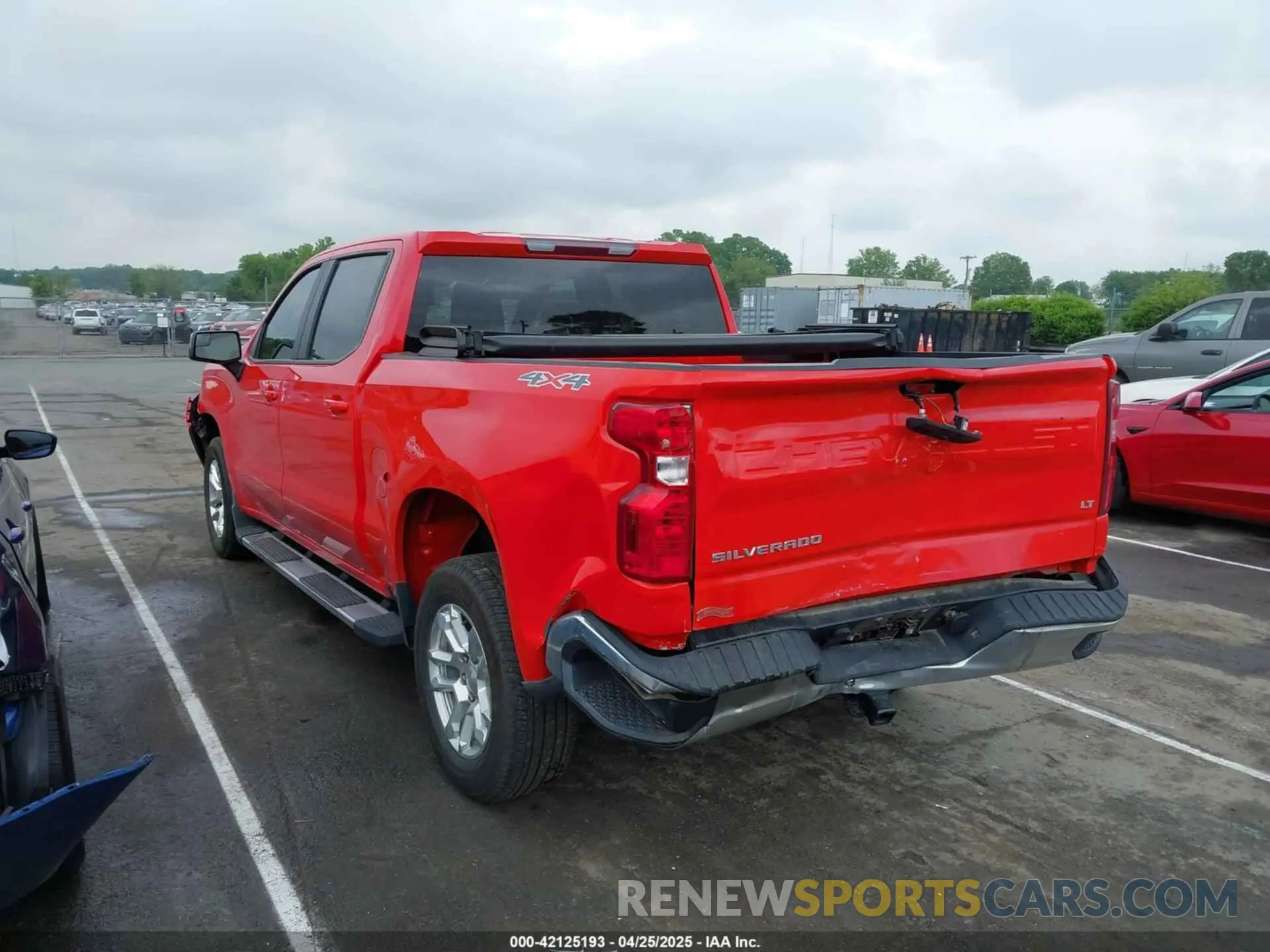 3 Photograph of a damaged car 3GCPDDEKXPG153298 CHEVROLET SILVERADO 1500 2023