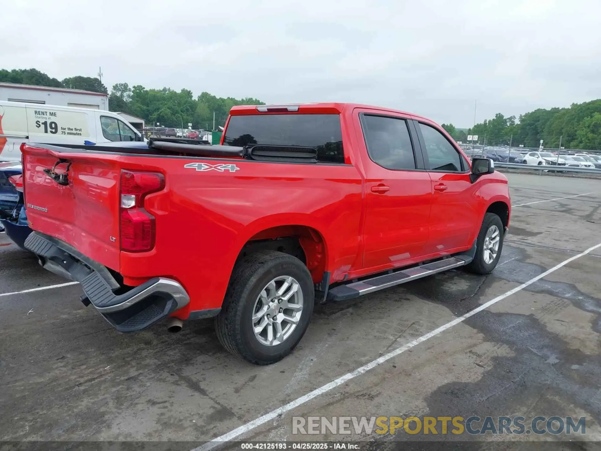 4 Photograph of a damaged car 3GCPDDEKXPG153298 CHEVROLET SILVERADO 1500 2023