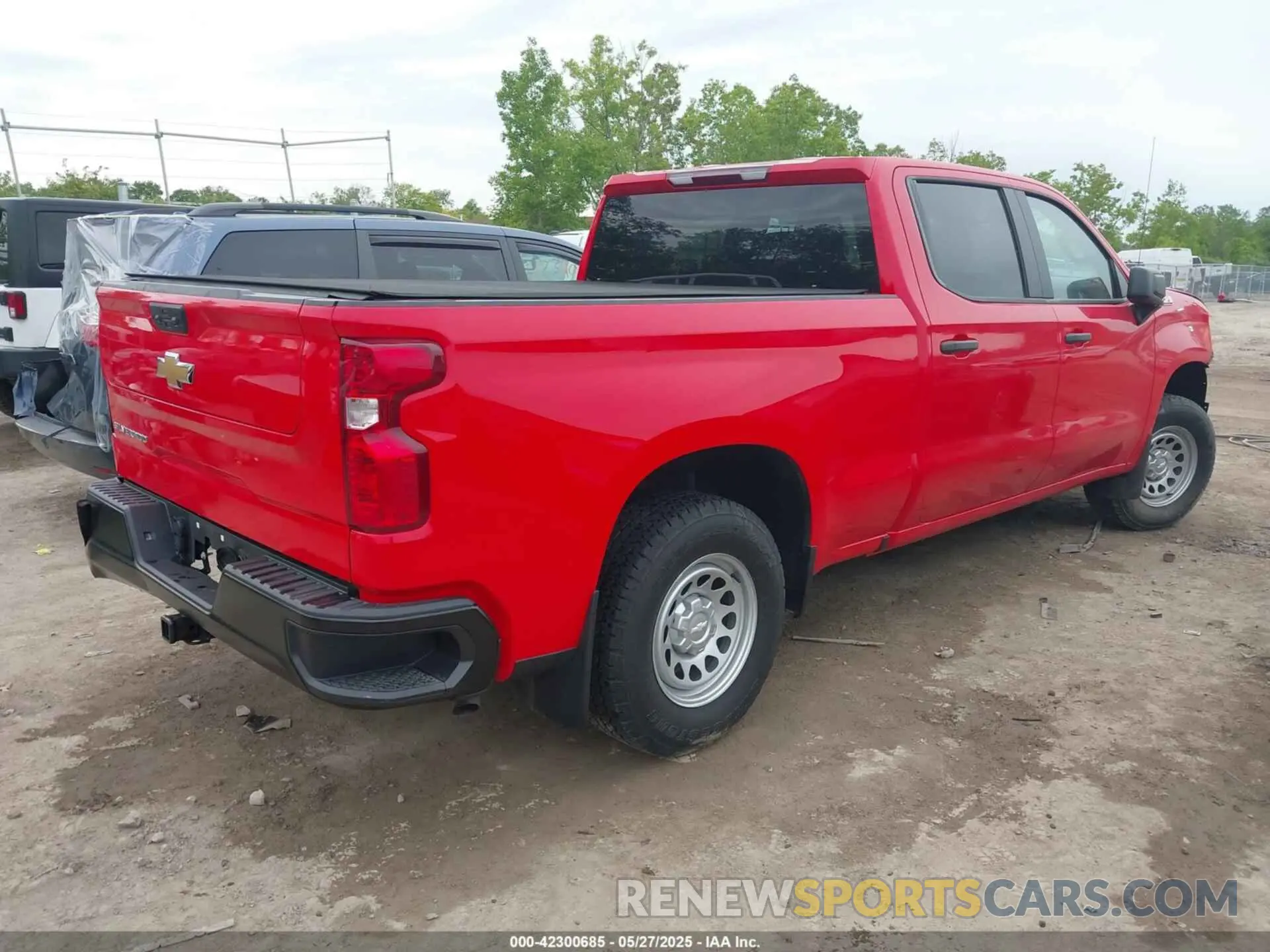 4 Photograph of a damaged car 3GCUDAED4PG320807 CHEVROLET SILVERADO 1500 2023