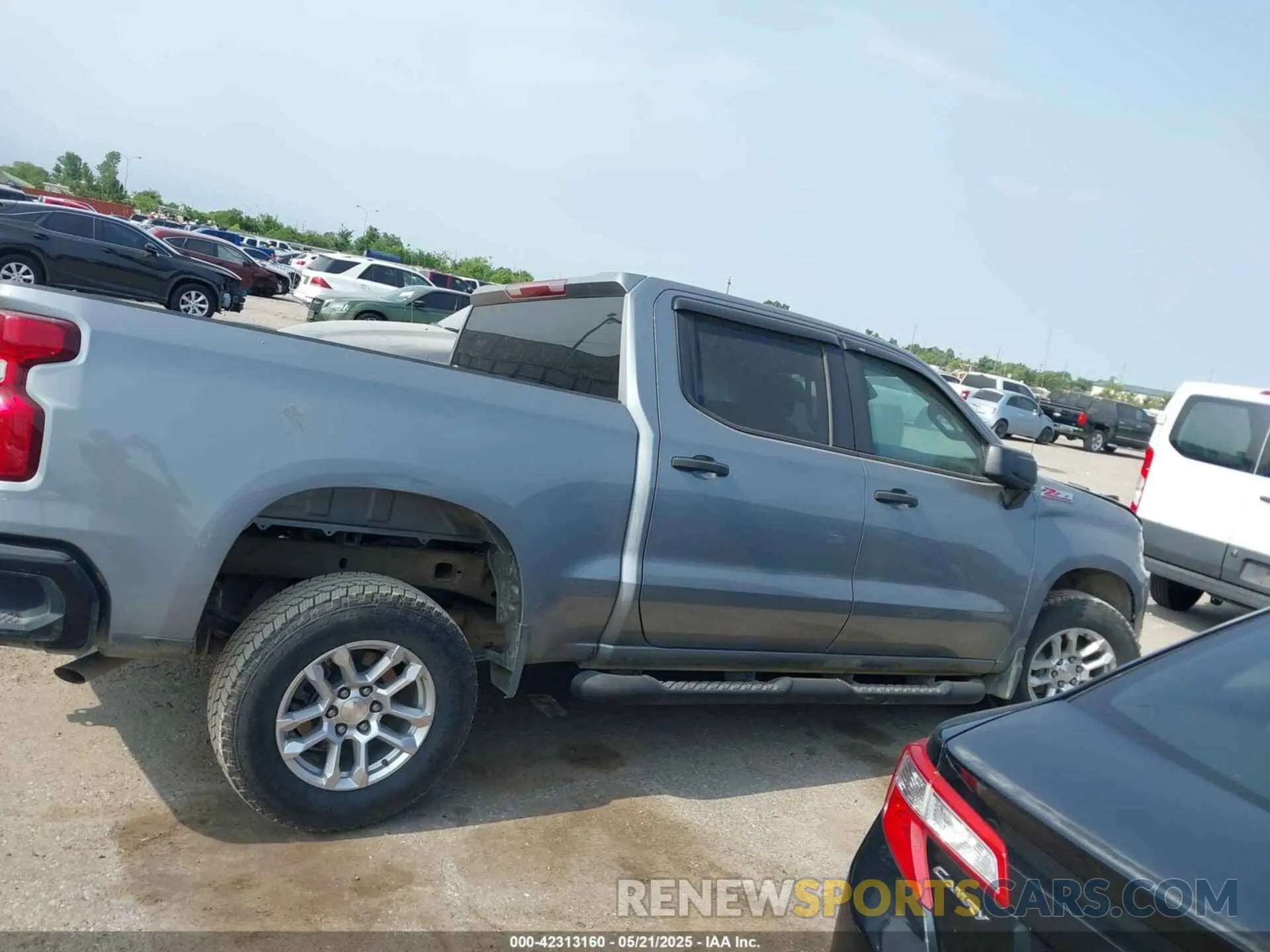 13 Photograph of a damaged car 3GCUDAEDXPG360972 CHEVROLET SILVERADO 1500 2023