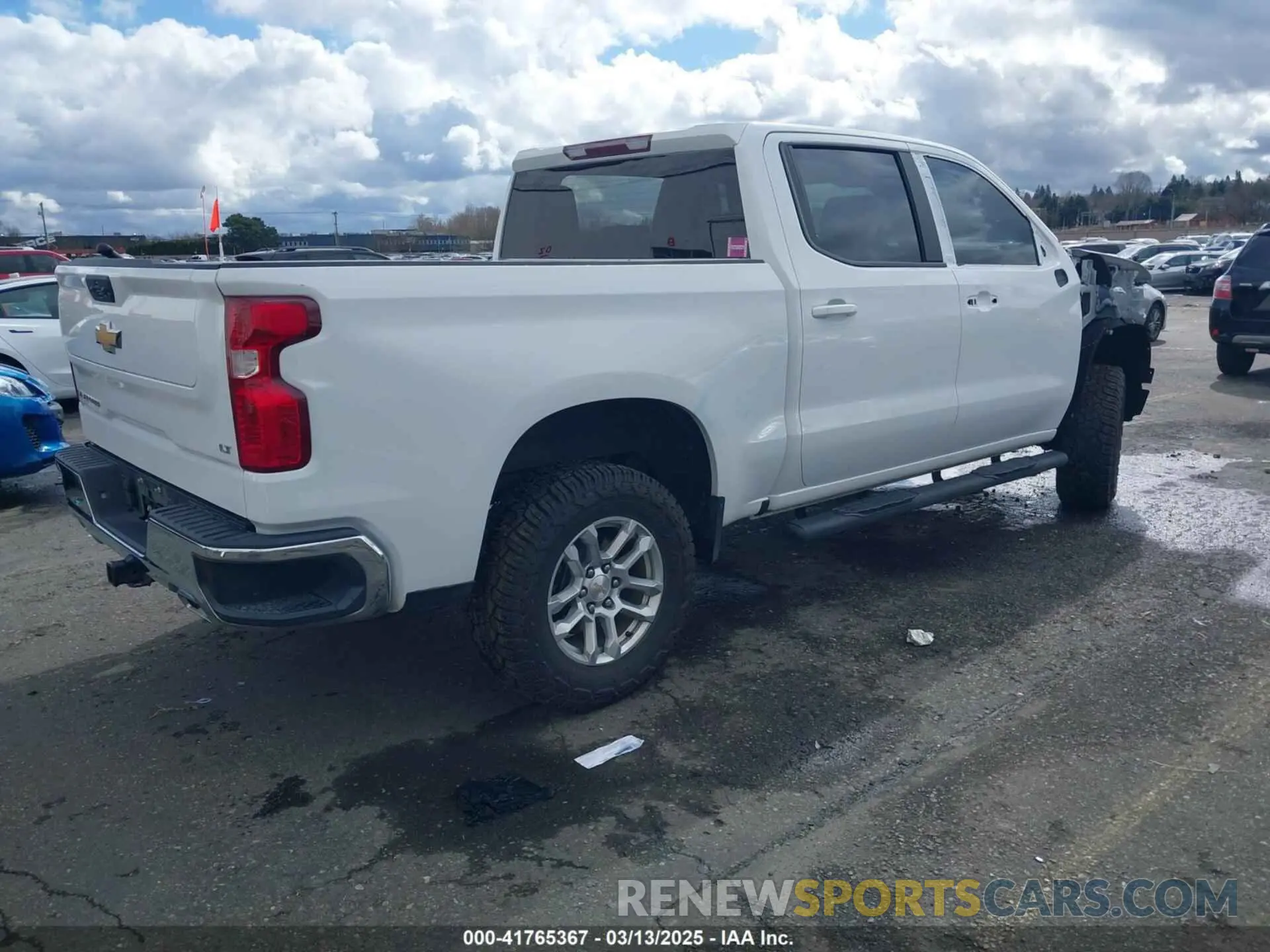 4 Photograph of a damaged car 3GCUDDE83PG248745 CHEVROLET SILVERADO 1500 2023