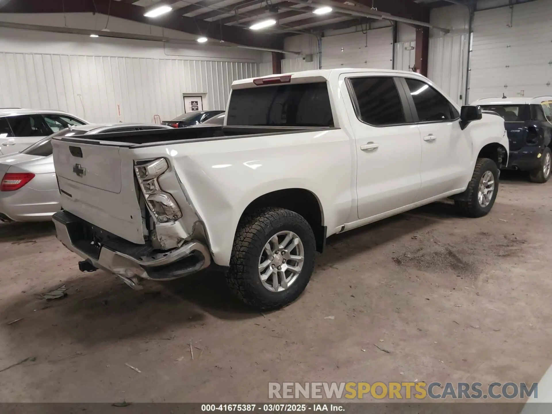4 Photograph of a damaged car 3GCUDDE85PG128770 CHEVROLET SILVERADO 1500 2023