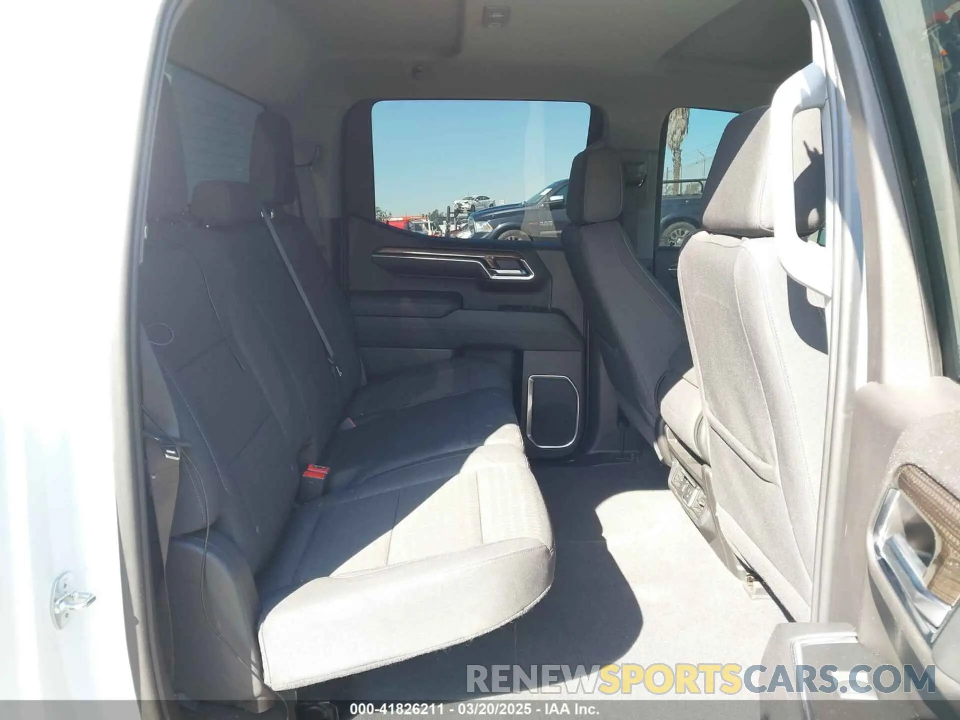 8 Photograph of a damaged car 3GCUDDE85PG362293 CHEVROLET SILVERADO 1500 2023