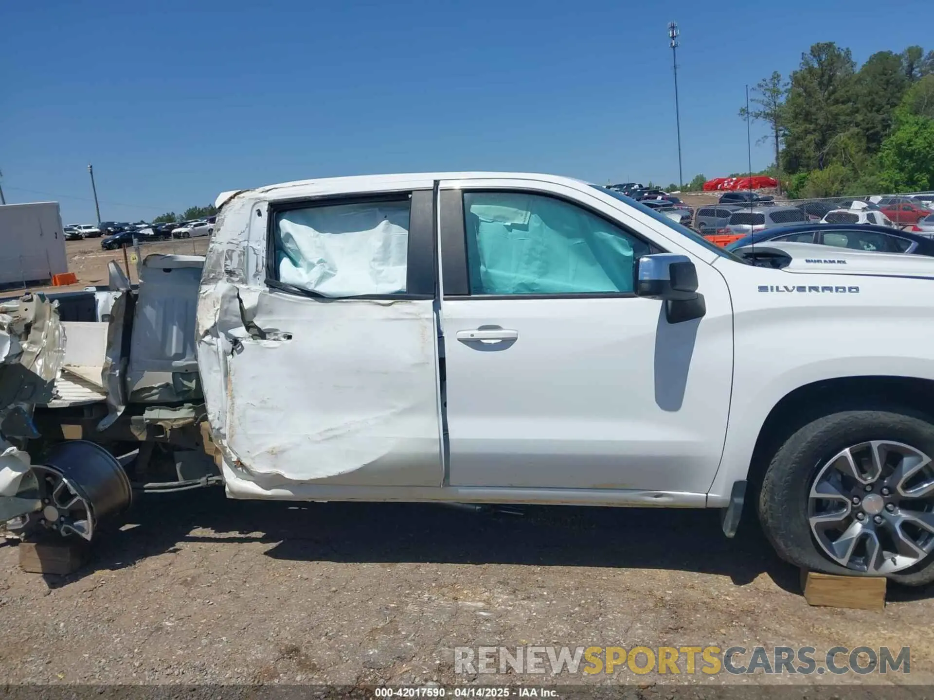 14 Photograph of a damaged car 3GCUDDE86PG339377 CHEVROLET SILVERADO 1500 2023