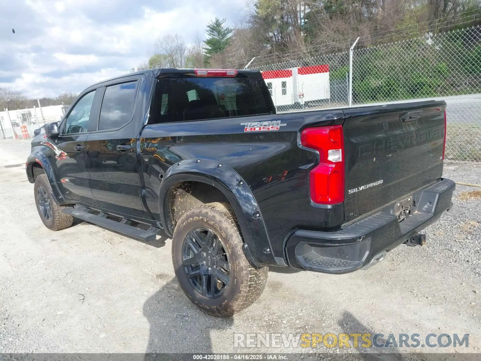 3 Photograph of a damaged car 3GCUDFE89PG270678 CHEVROLET SILVERADO 1500 2023
