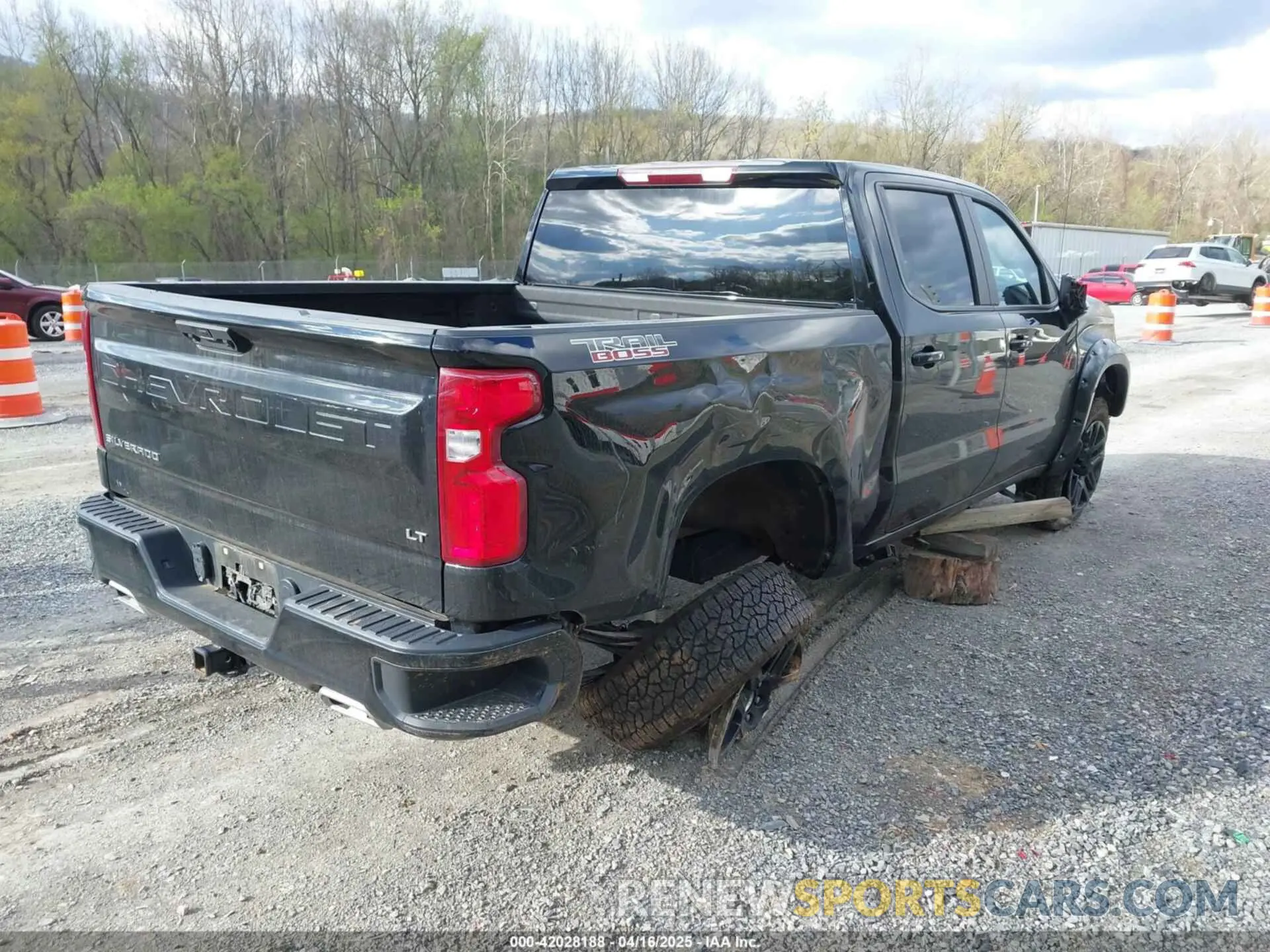 4 Photograph of a damaged car 3GCUDFE89PG270678 CHEVROLET SILVERADO 1500 2023