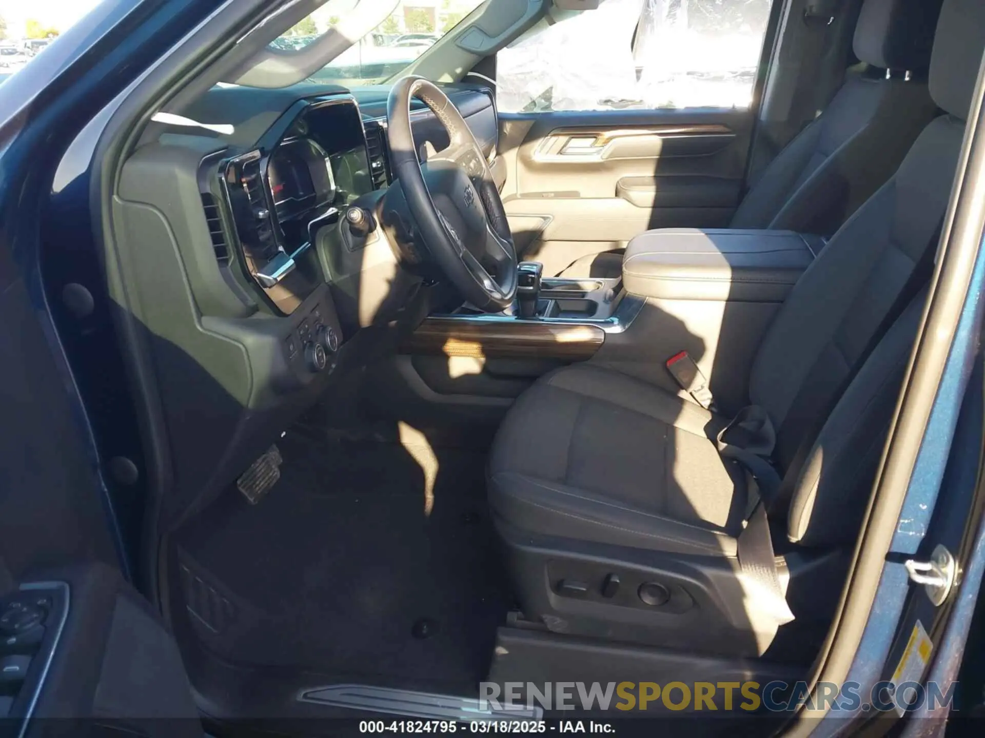 5 Photograph of a damaged car 3GCUDFE8XPG152588 CHEVROLET SILVERADO 1500 2023